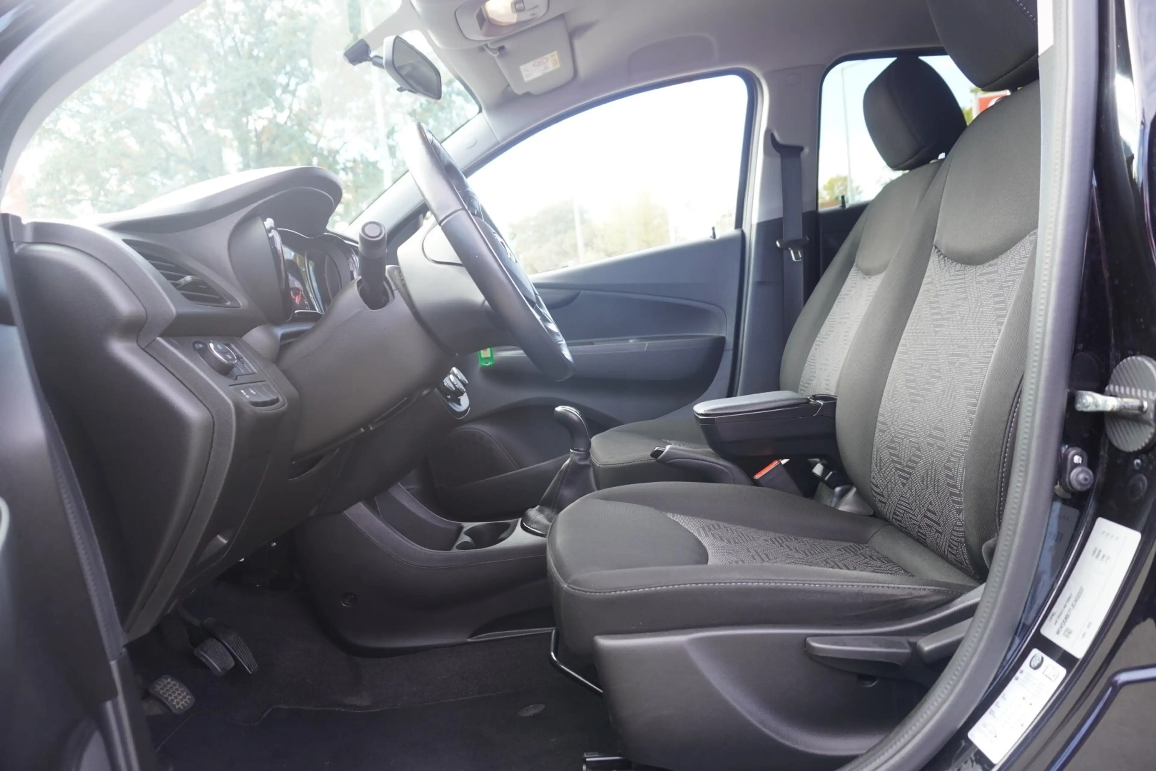 Opel Karl 1.0 120 Jahre Android Apple Sitzheizung PDC — photo 12