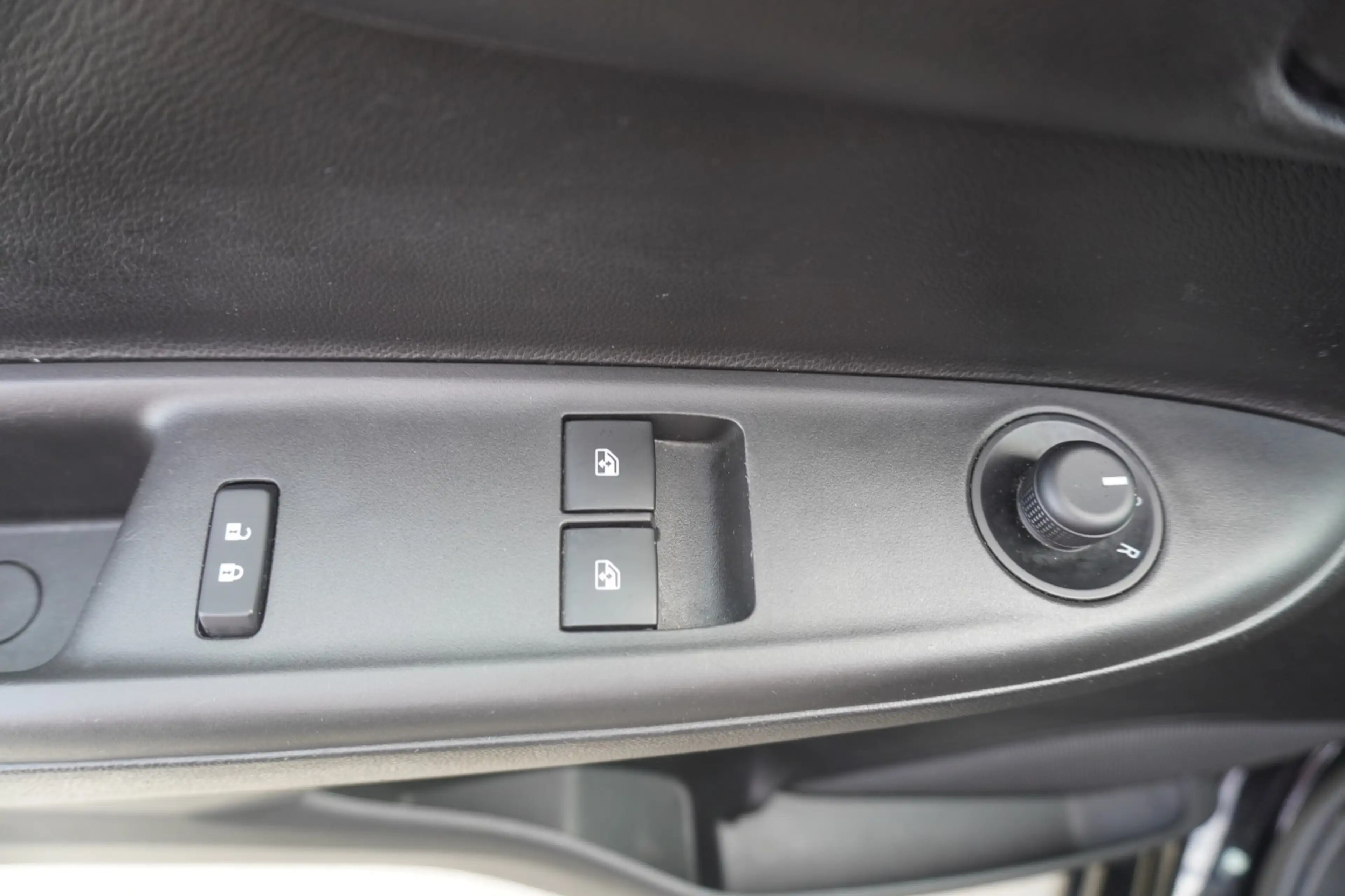 Opel Karl 1.0 120 Jahre Android Apple Sitzheizung PDC — photo 11