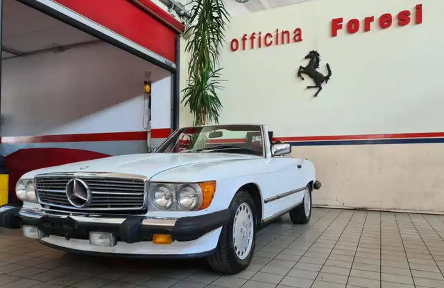 Mercedes-Benz SL 560