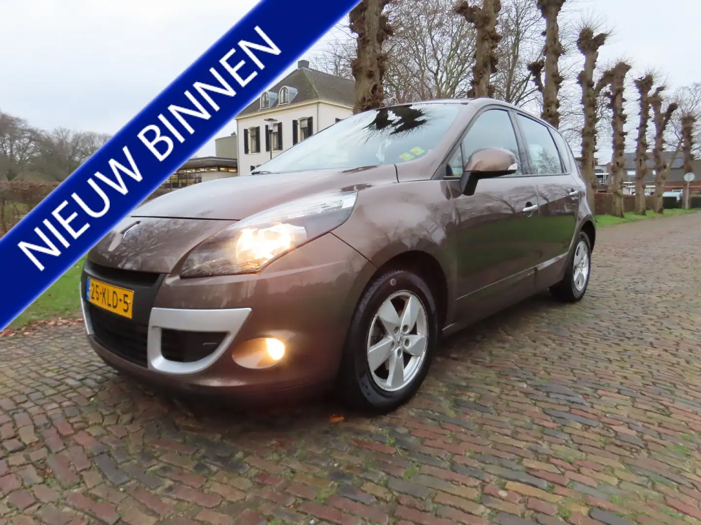 Renault Scenic 2.0 Dynamique Automaat Ecc Cruisecontrol Navigatie Bruin - 1
