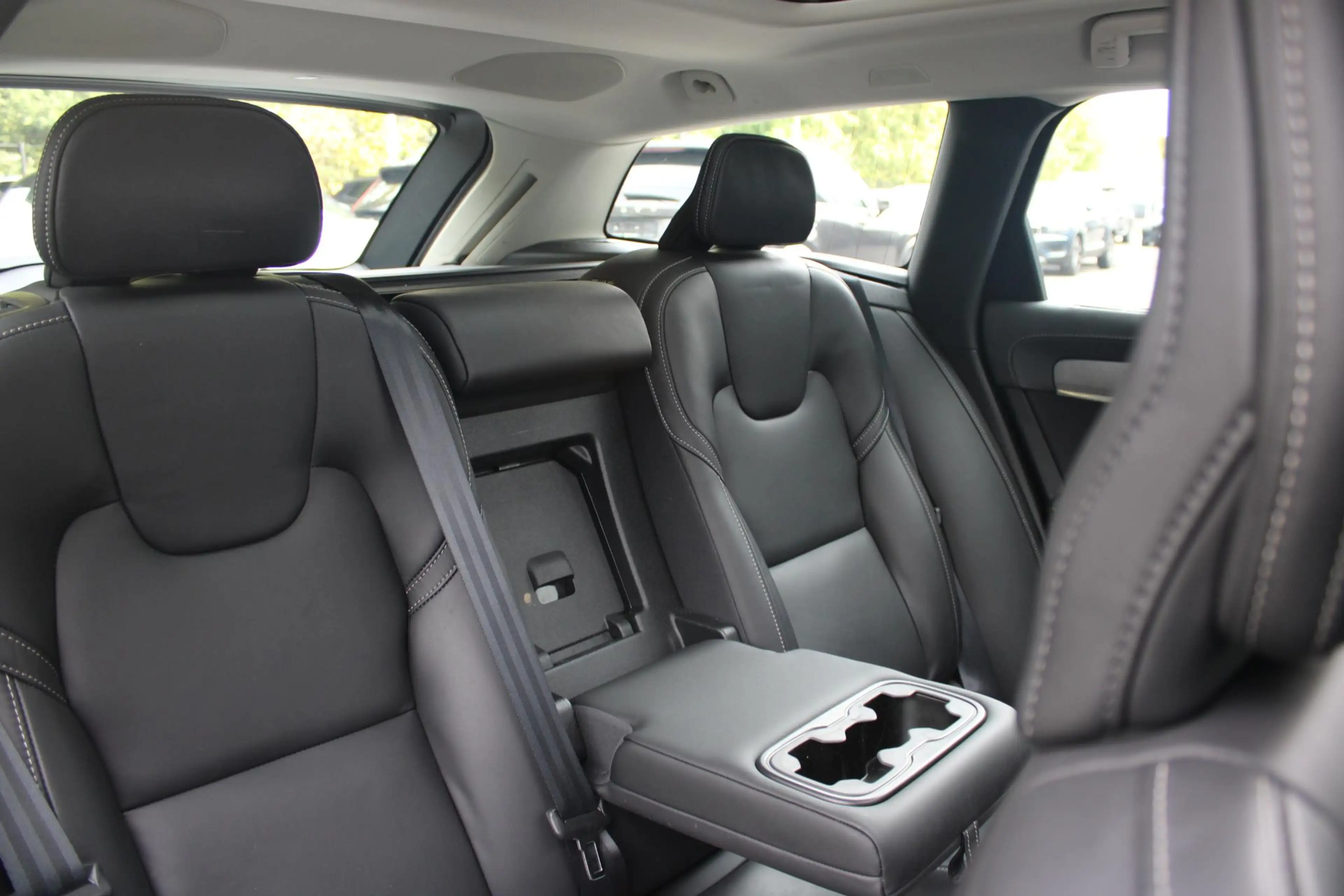 Volvo V90 T8 Plug-in hybrid AWD Ultra Dark | Luchtvering | T — photo 14
