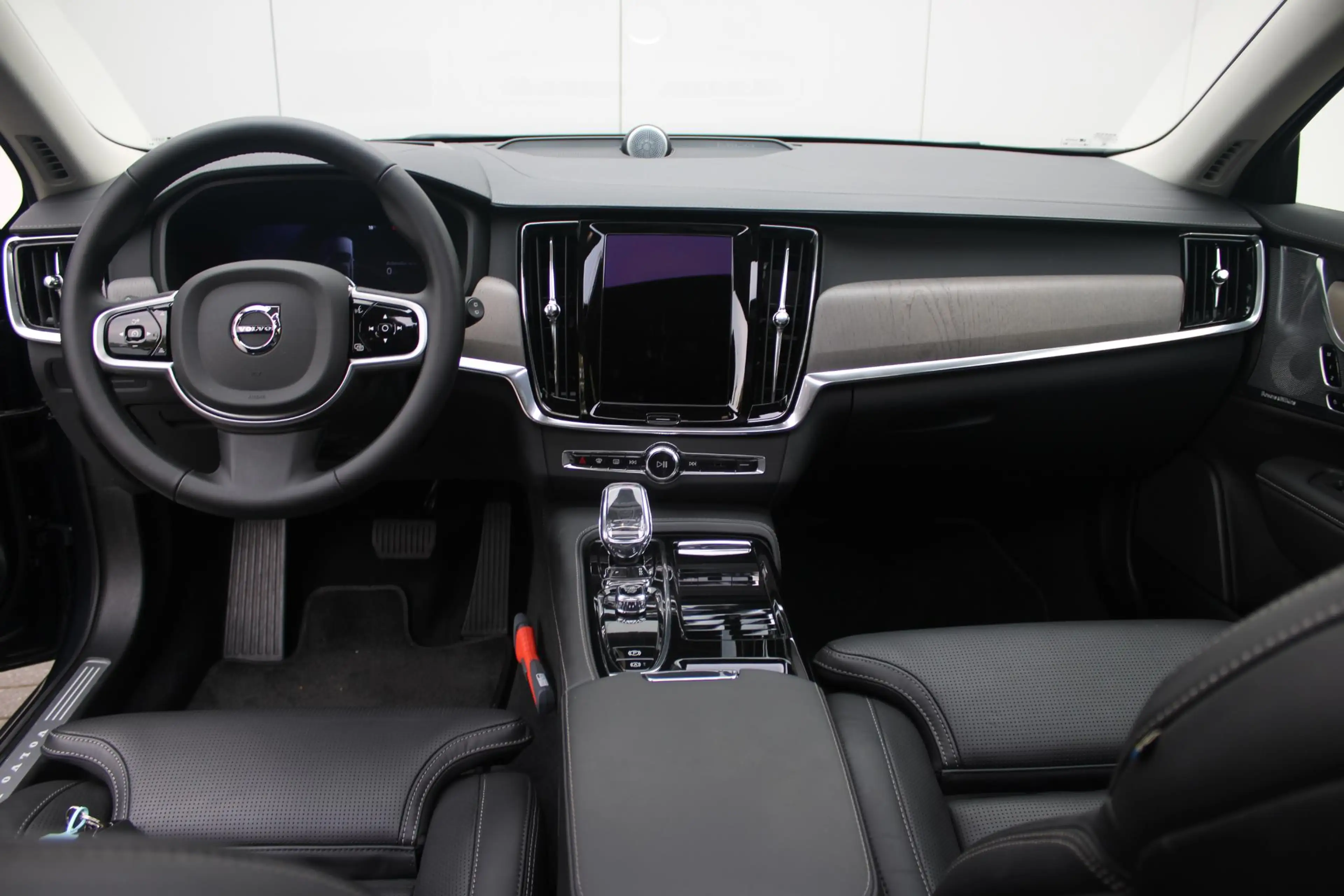 Volvo V90 T8 Plug-in hybrid AWD Ultra Dark | Luchtvering | T — photo 15