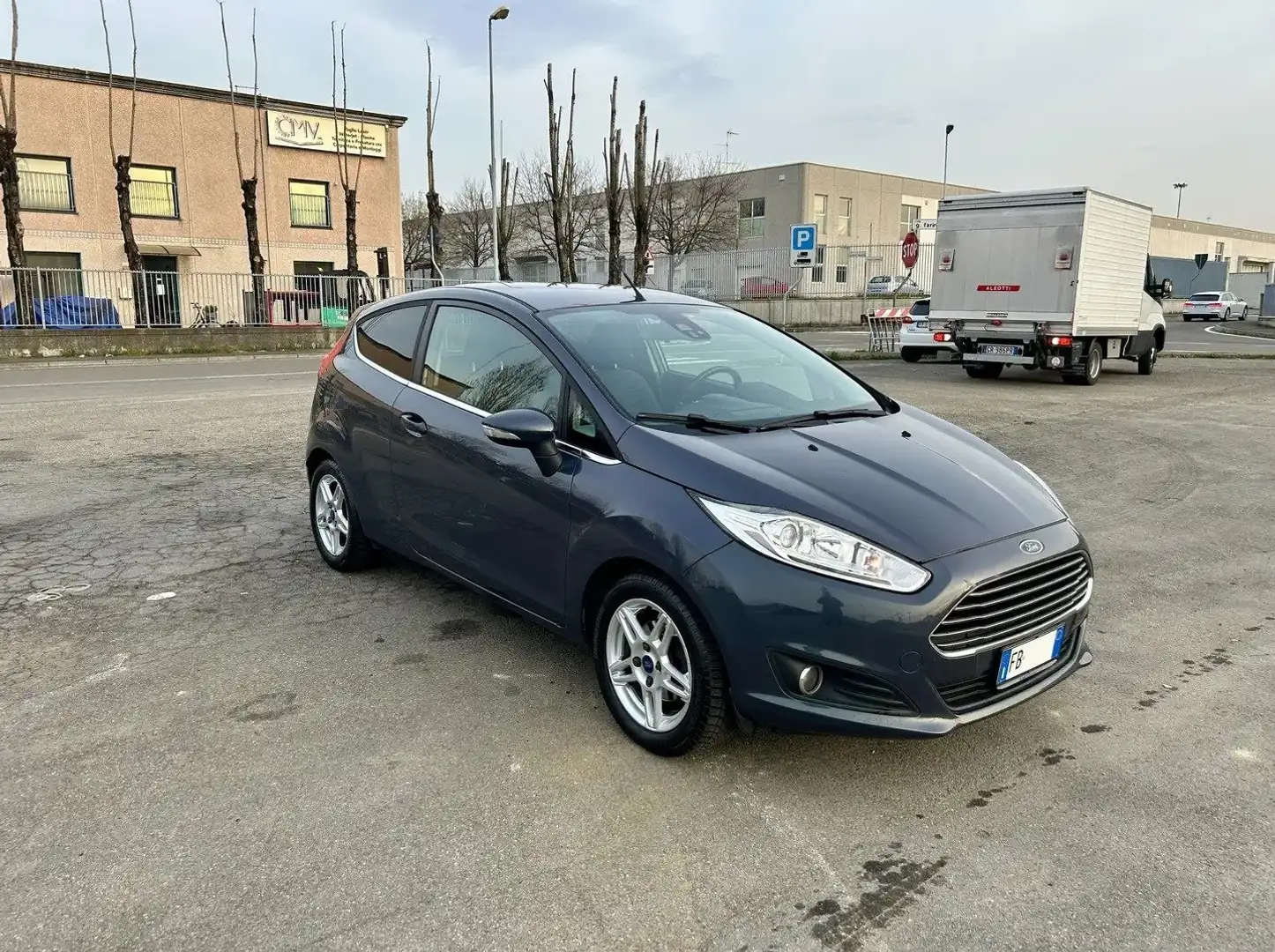 Ford Fiesta Fiesta VI 2013 3p 1.0 Titanium 80cv Grigio - 2
