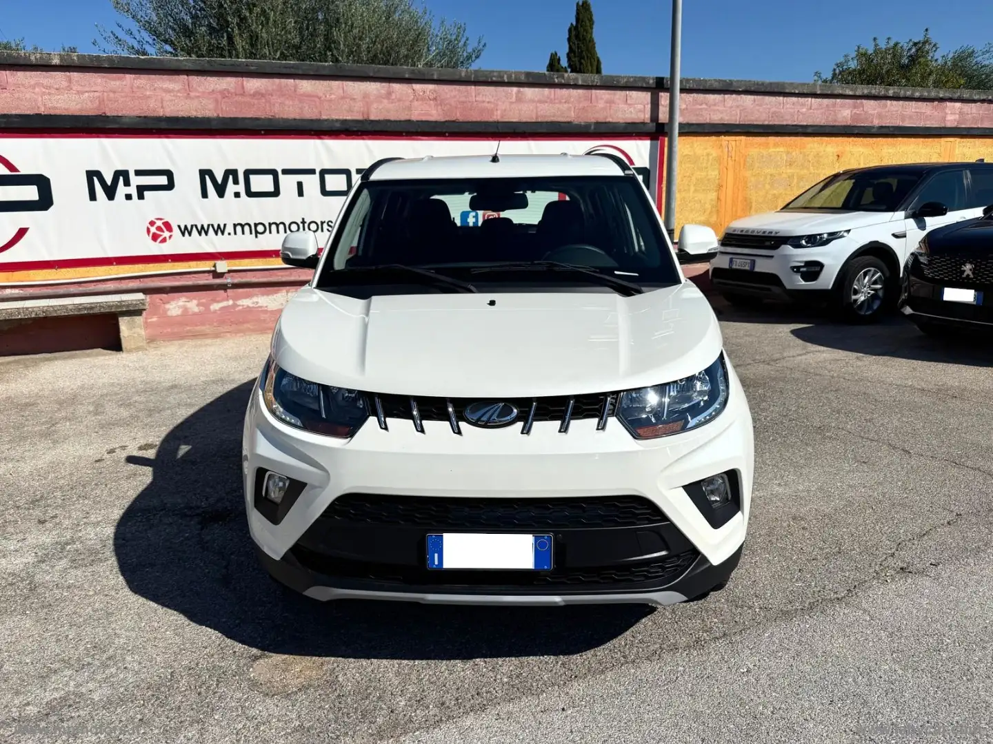 Mahindra KUV100 1.2 VVT K8 Weiß - 2
