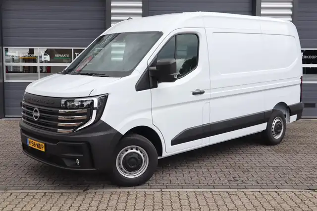 Nissan Interstar NISSAN 3.5T 130PK N-Connecta L2H2 BPM VRIJ!! deale