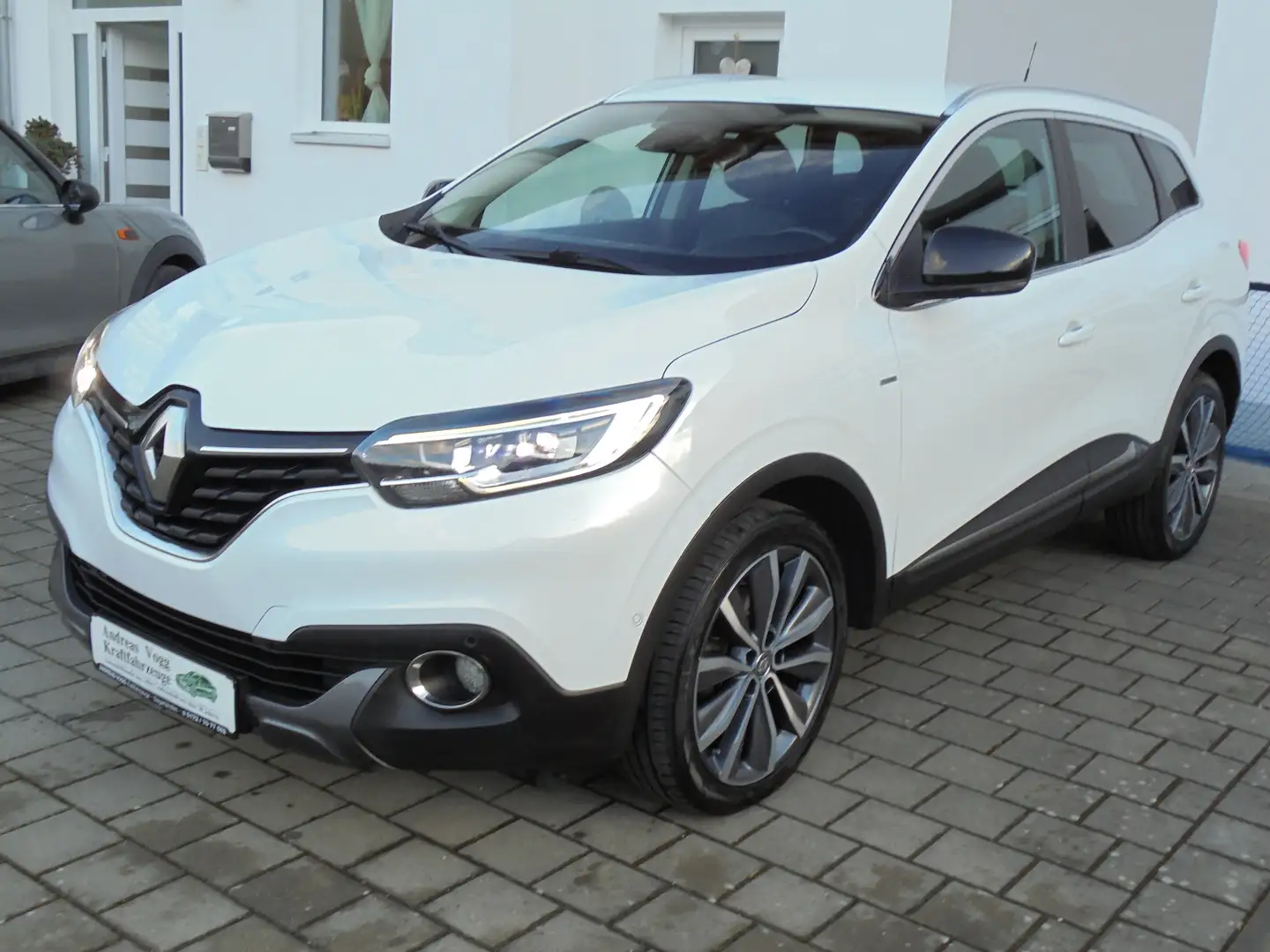 Renault Kadjar Bose Edition Navi Rückfahrkamera 19 Zoll Aluf. Weiß - 1