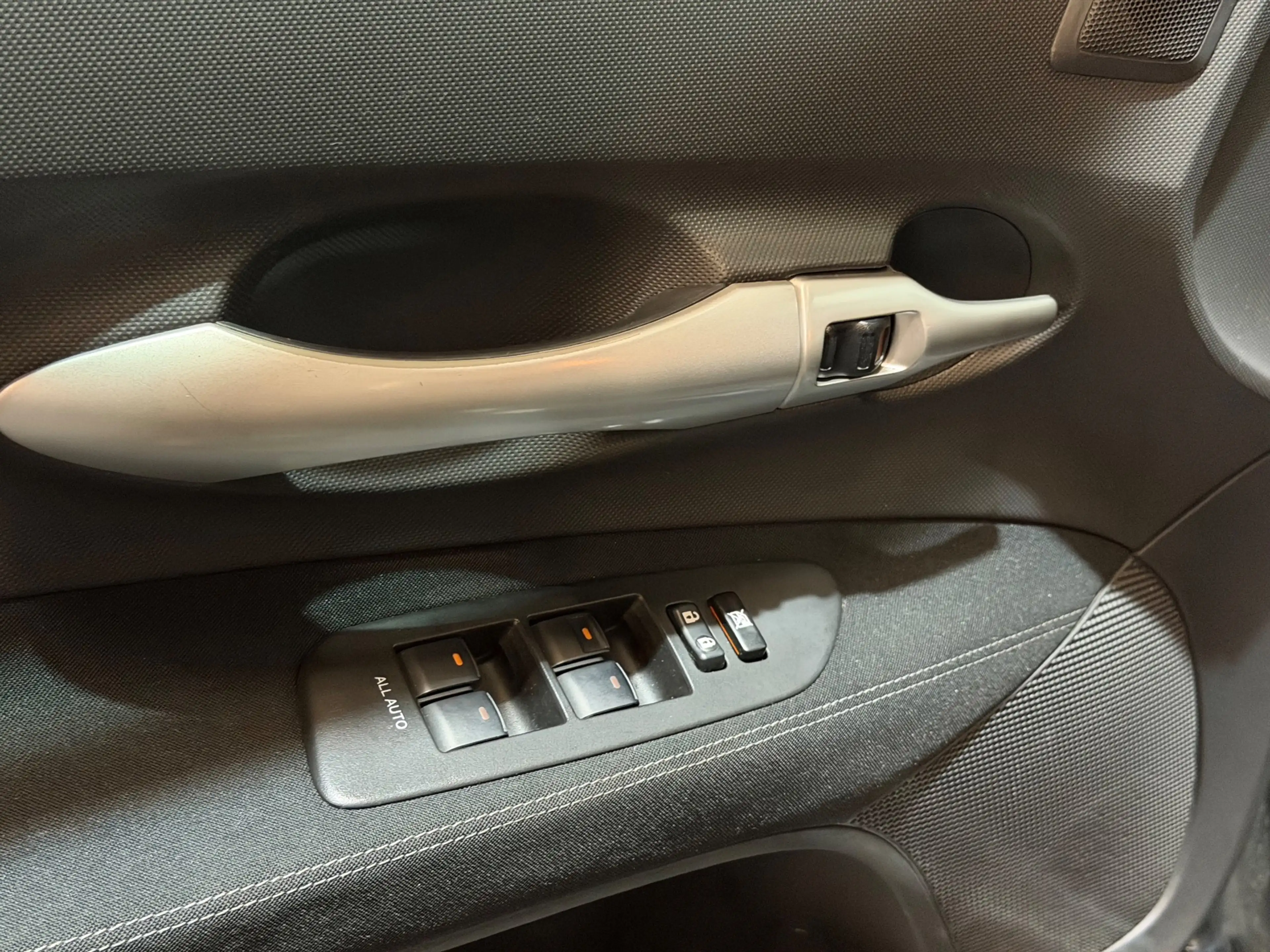 Toyota Auris 1.8 Full Hybrid Dynamic Business 3E-EIG!/AUT/XENON — photo 12