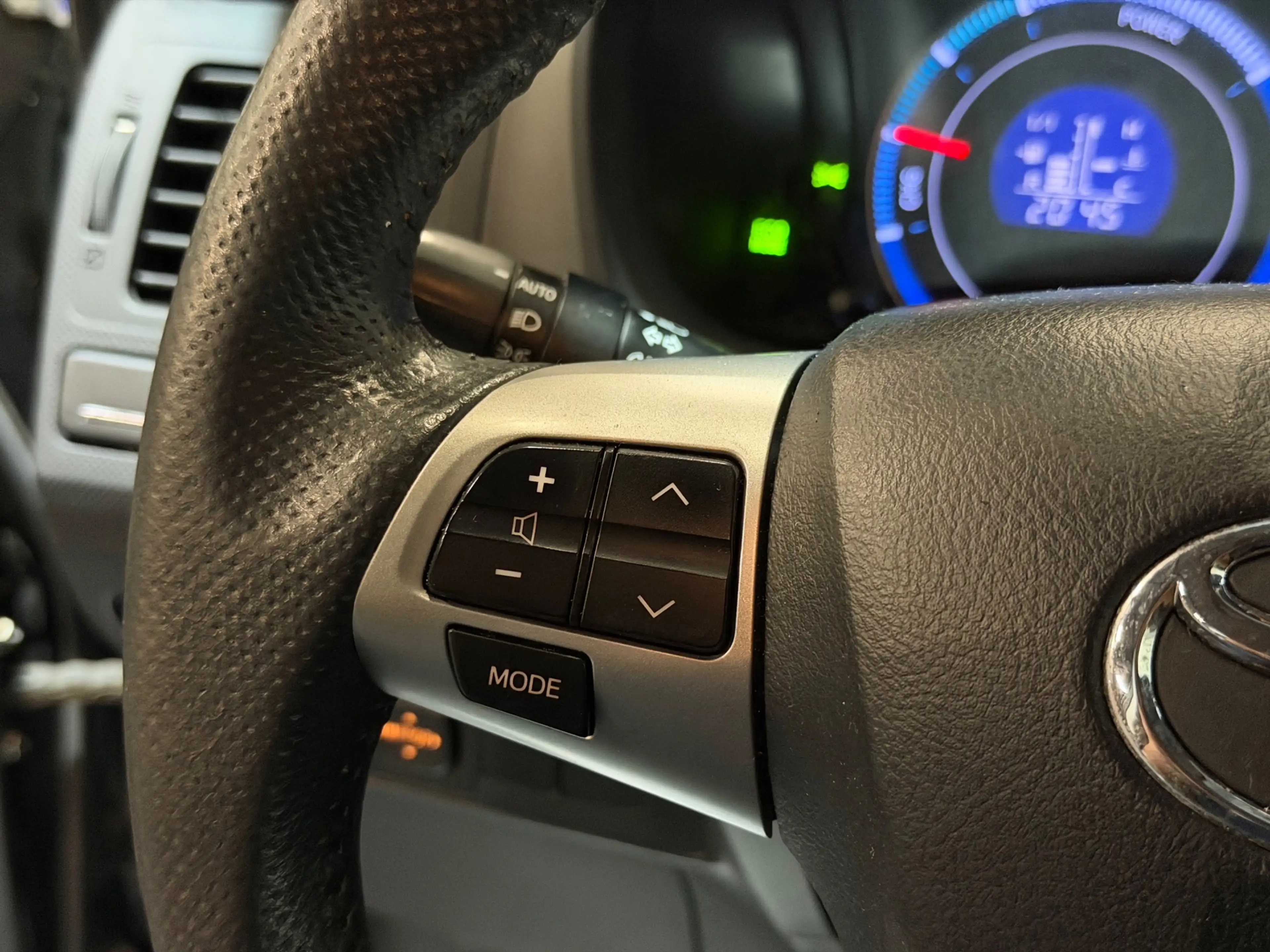 Toyota Auris 1.8 Full Hybrid Dynamic Business 3E-EIG!/AUT/XENON — photo 24