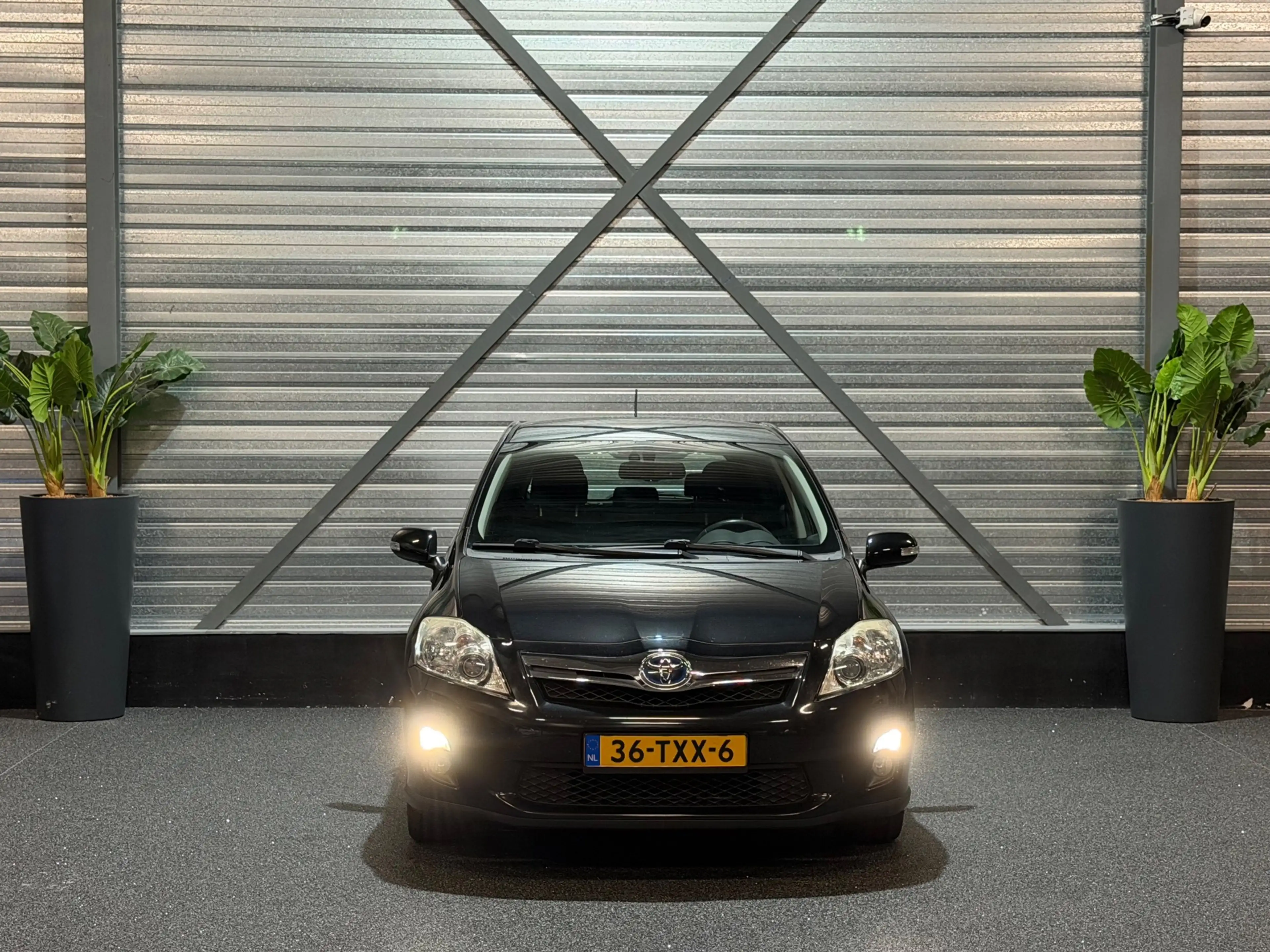 Toyota Auris 1.8 Full Hybrid Dynamic Business 3E-EIG!/AUT/XENON — photo 4