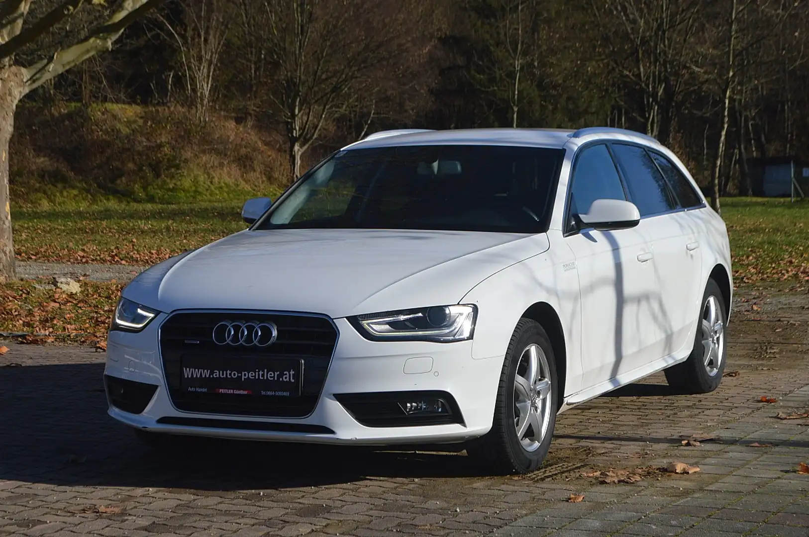 Audi A4 Avant 2,0 TDI quattro+NAVI+XENON+SHZ+PDC+ Weiß - 2