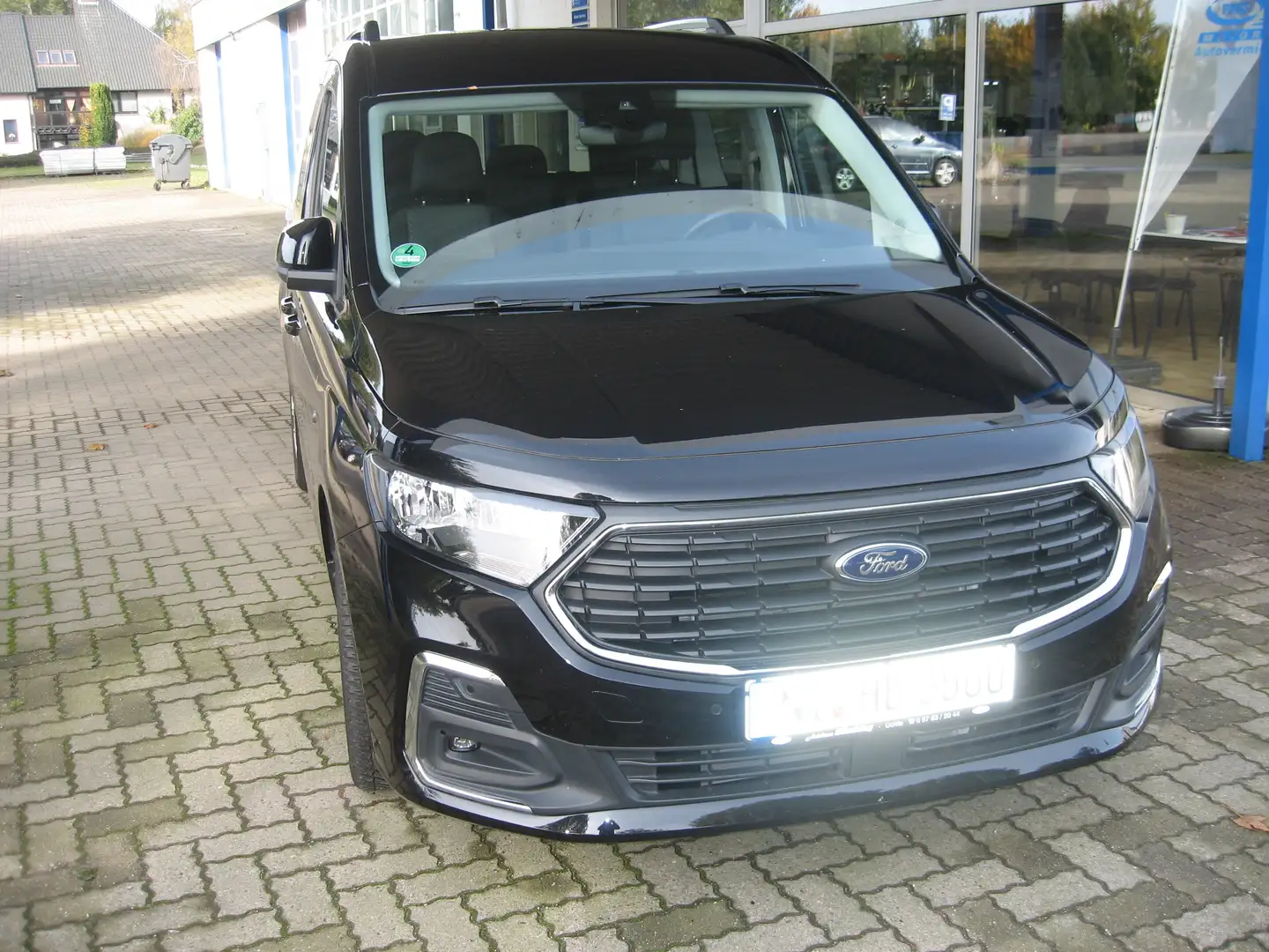 Ford Tourneo Connect Titanium Neues Modell Schwarz - 1