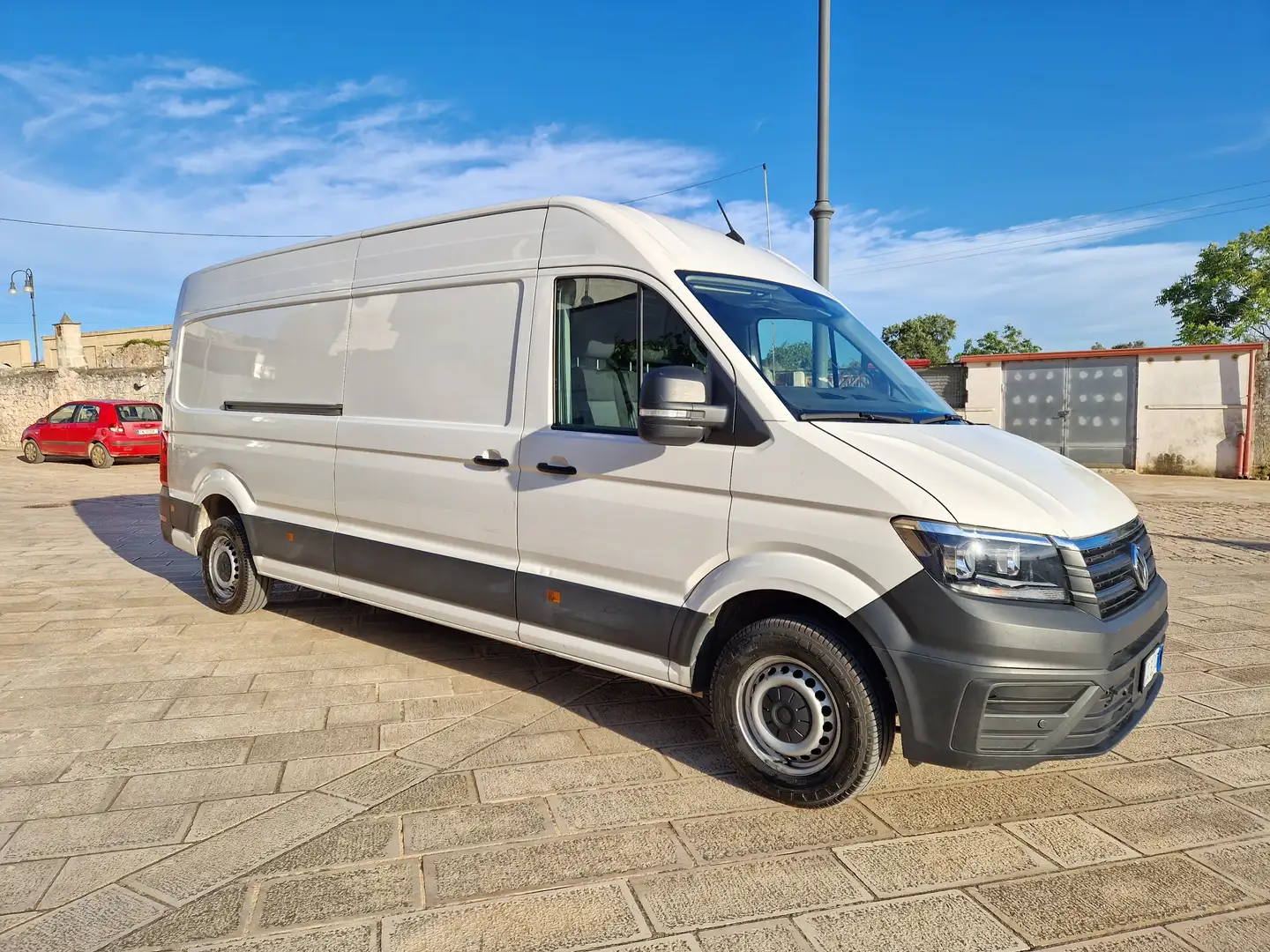 Volkswagen Crafter - 1