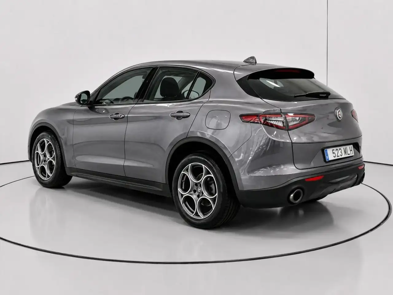 Alfa Romeo Stelvio 2023