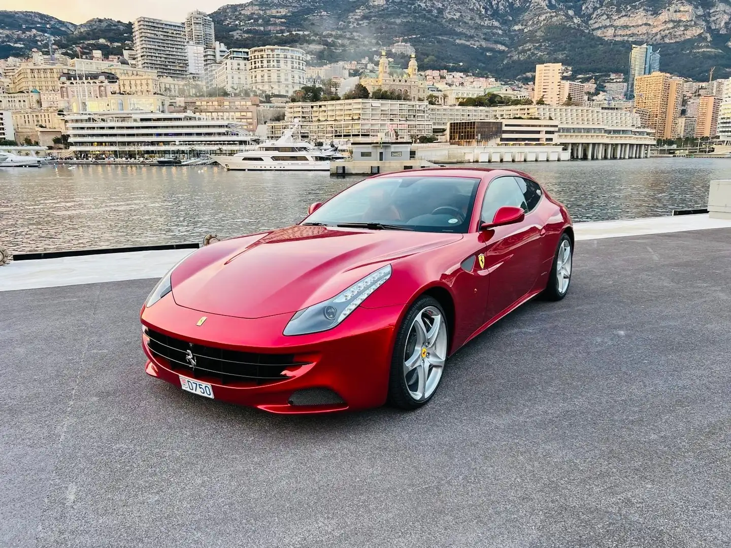 Ferrari FF FF V12 6.0 660ch Rood - 1