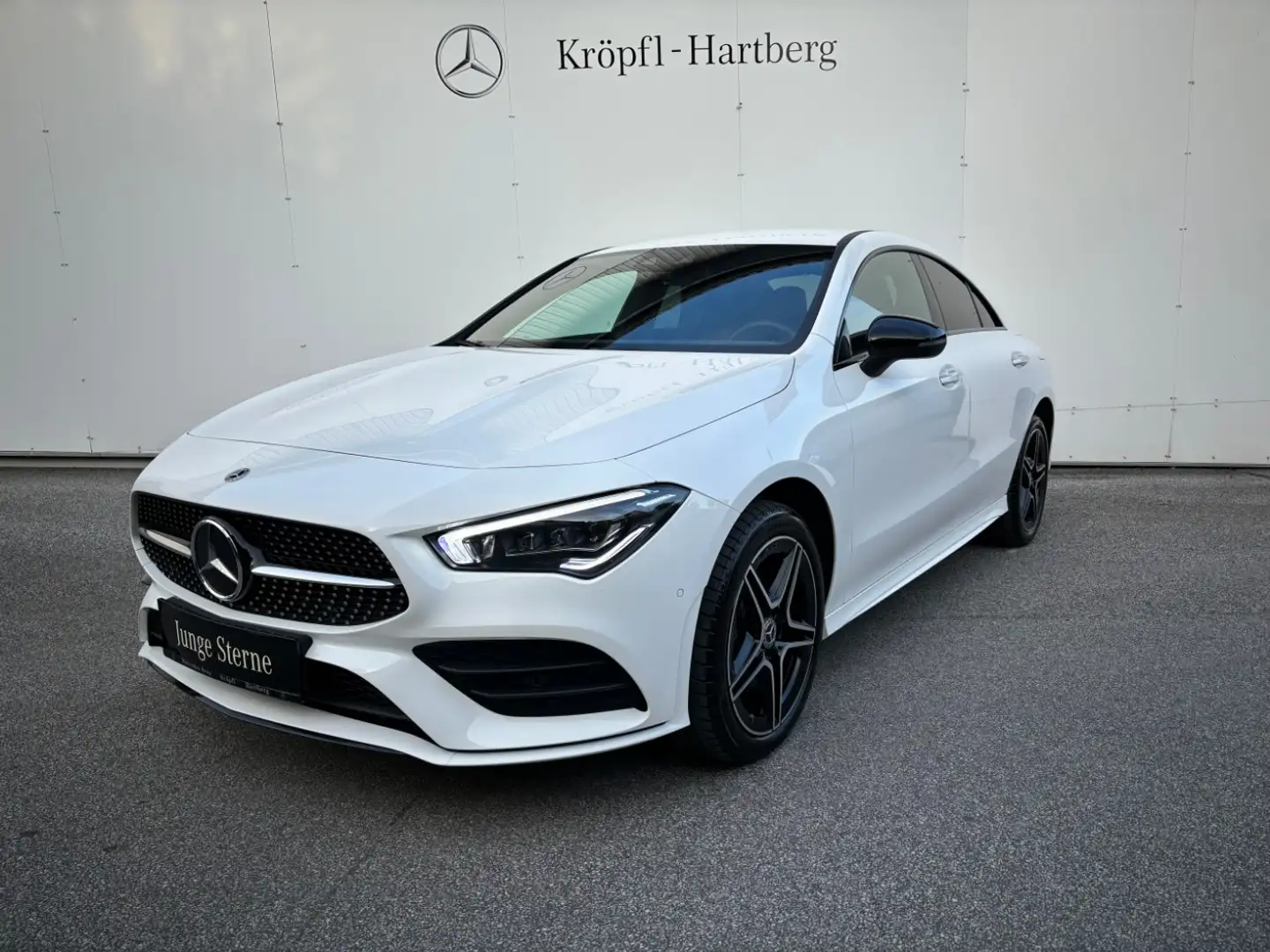 Mercedes-Benz CLA 250 e Coupé AMG Line AMG Night MBUX Distr Weiß - 2