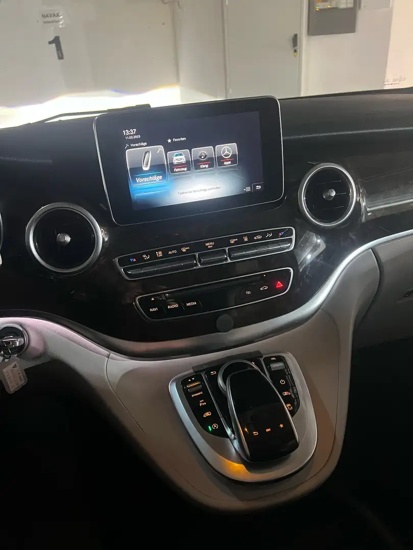 Mercedes-Benz V 250 (BlueTEC) d lang 4Matic 7G-TRONIC Avantgarde Editi - 1