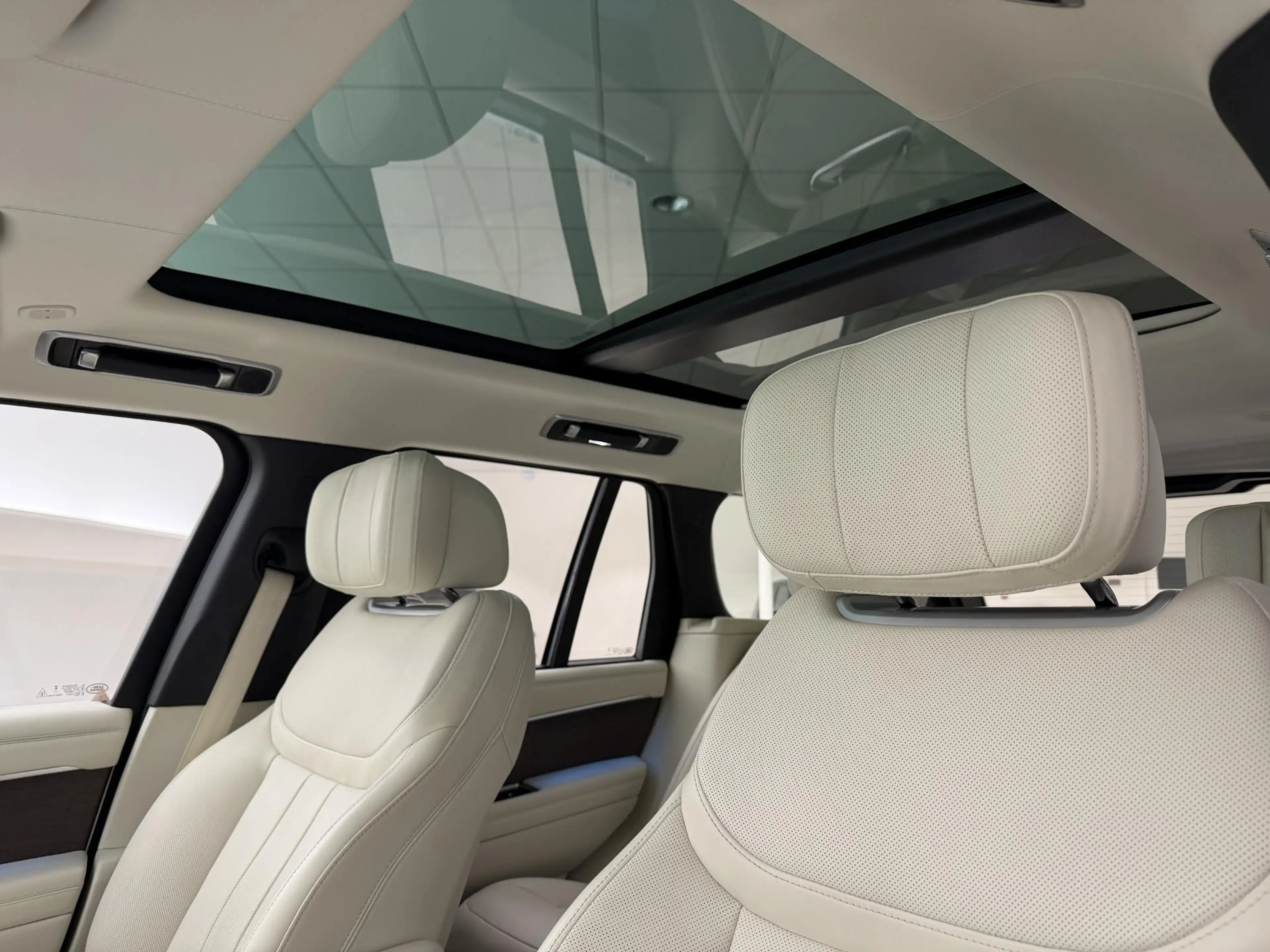 Land Rover Range Rover P550e Autobiography | Massage | Panoramadak | HUD — photo 11