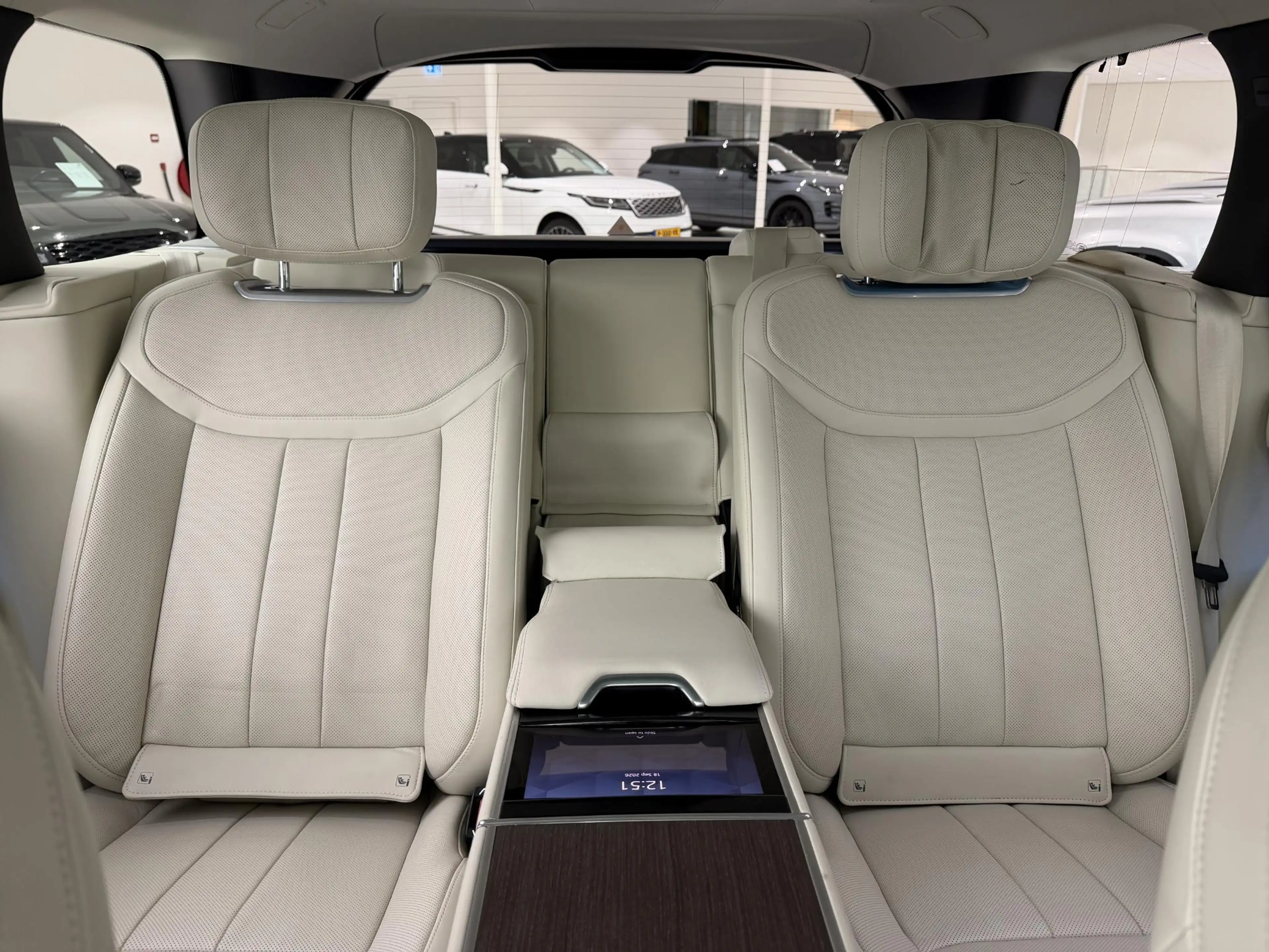 Land Rover Range Rover P550e Autobiography | Massage | Panoramadak | HUD — photo 10