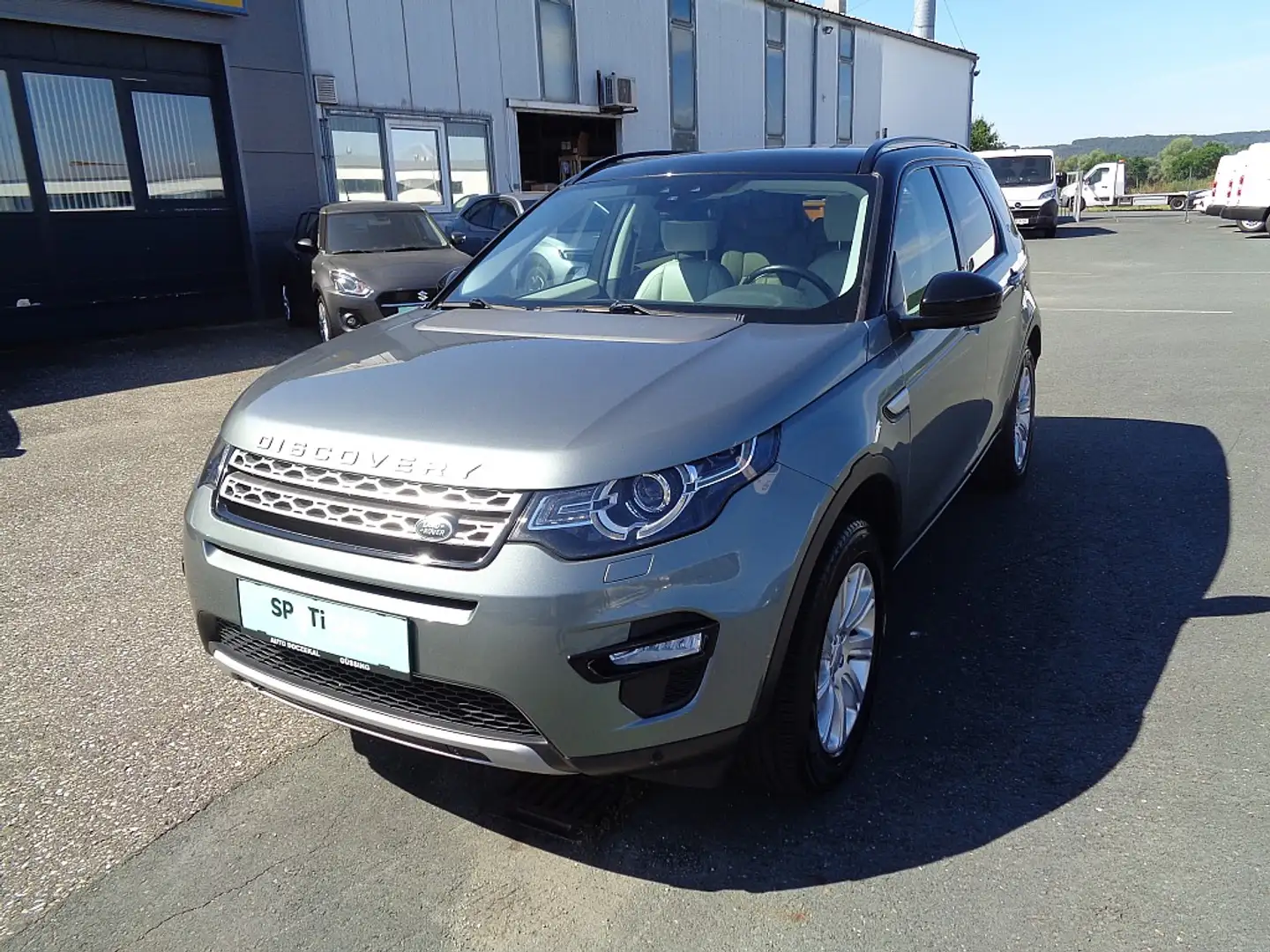 Land Rover Discovery Sport 2,0 TD4 4WD HSE Aut. Gris - 2