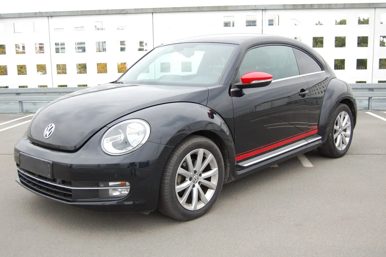 Volkswagen Beetle Lim. Club 1,2TSI-DSG Automatik,Navi,72Tkm Schwarz - 1