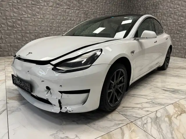 Tesla Model 3 Long Range Dual AWD