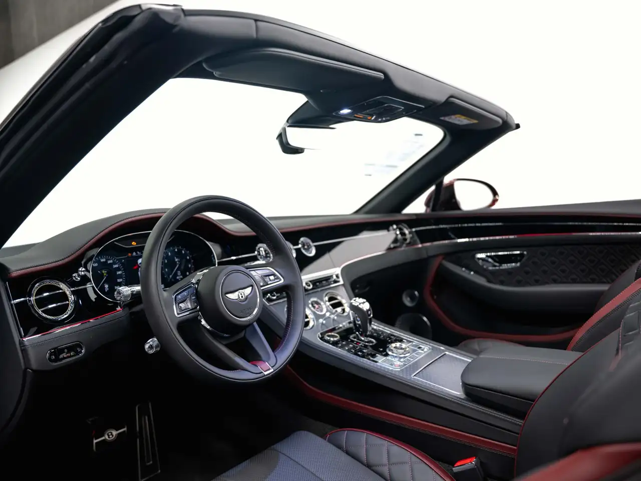 Bentley Continental GTC 2023 — фото 10