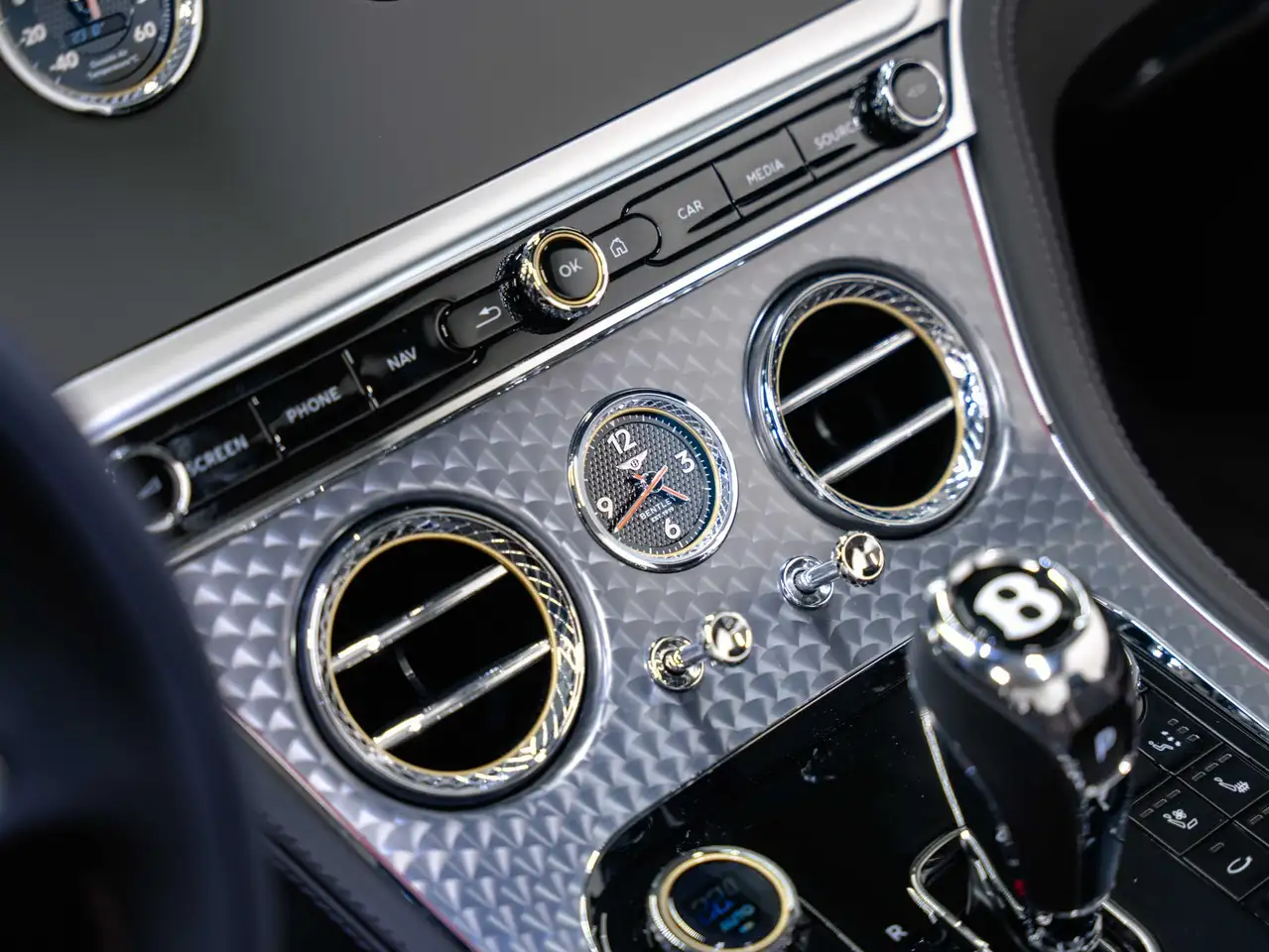 Bentley Continental GTC 2023 — фото 14