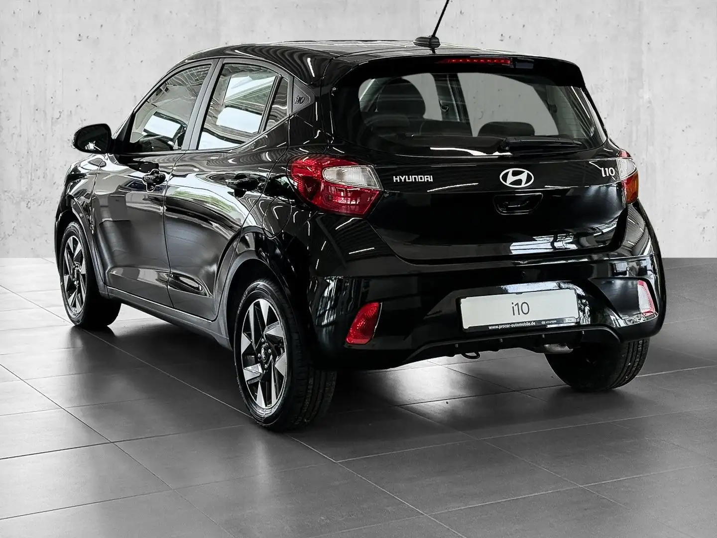 Hyundai i10 1.0 Benzin TREND+ RFK+ NAVI+KLIMA+TEMPOMAT Schwarz - 2