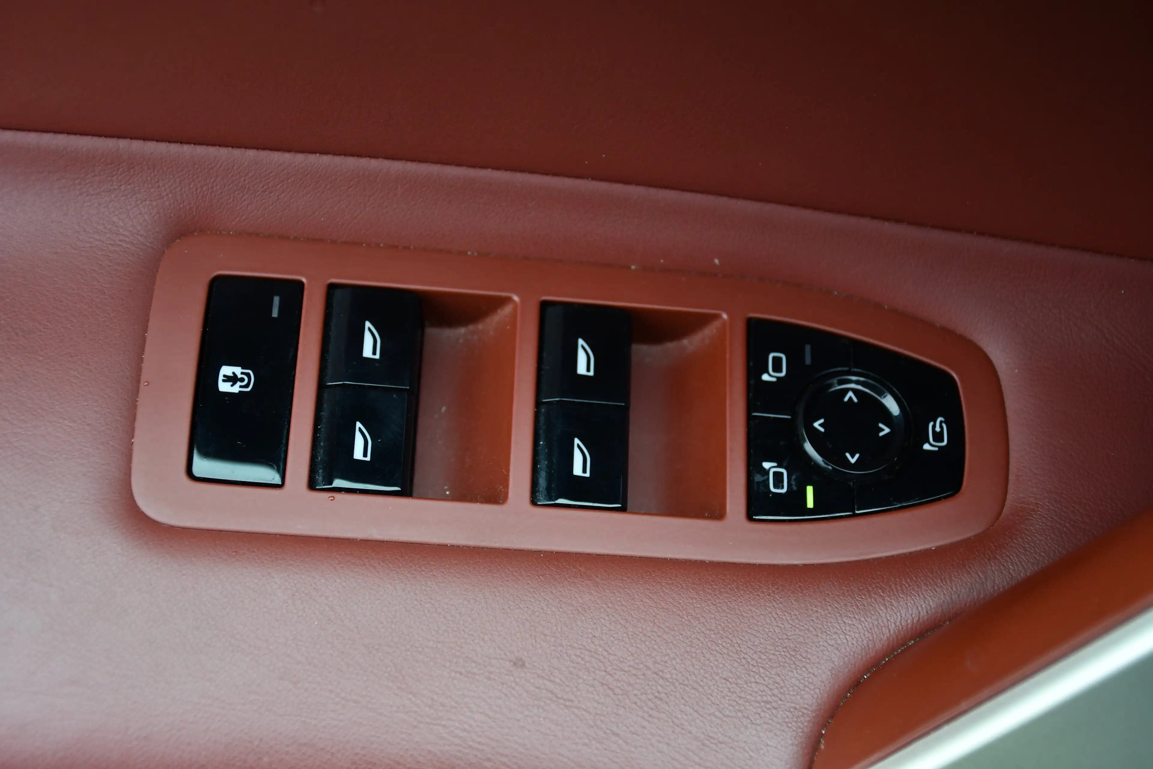 BMW iX iX 76.6 kWh xDrive40 — photo 5