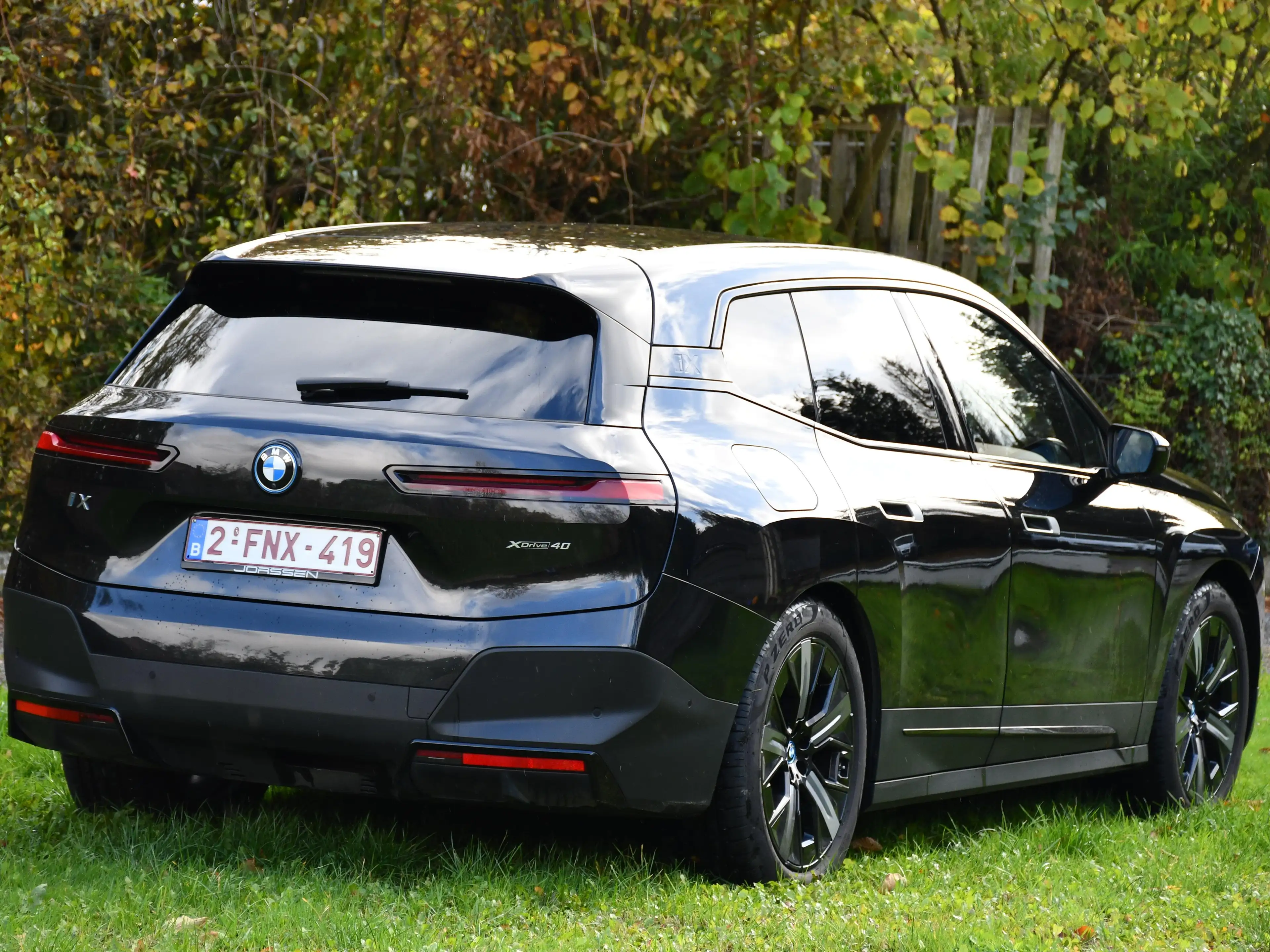 BMW iX iX 76.6 kWh xDrive40 — photo 12