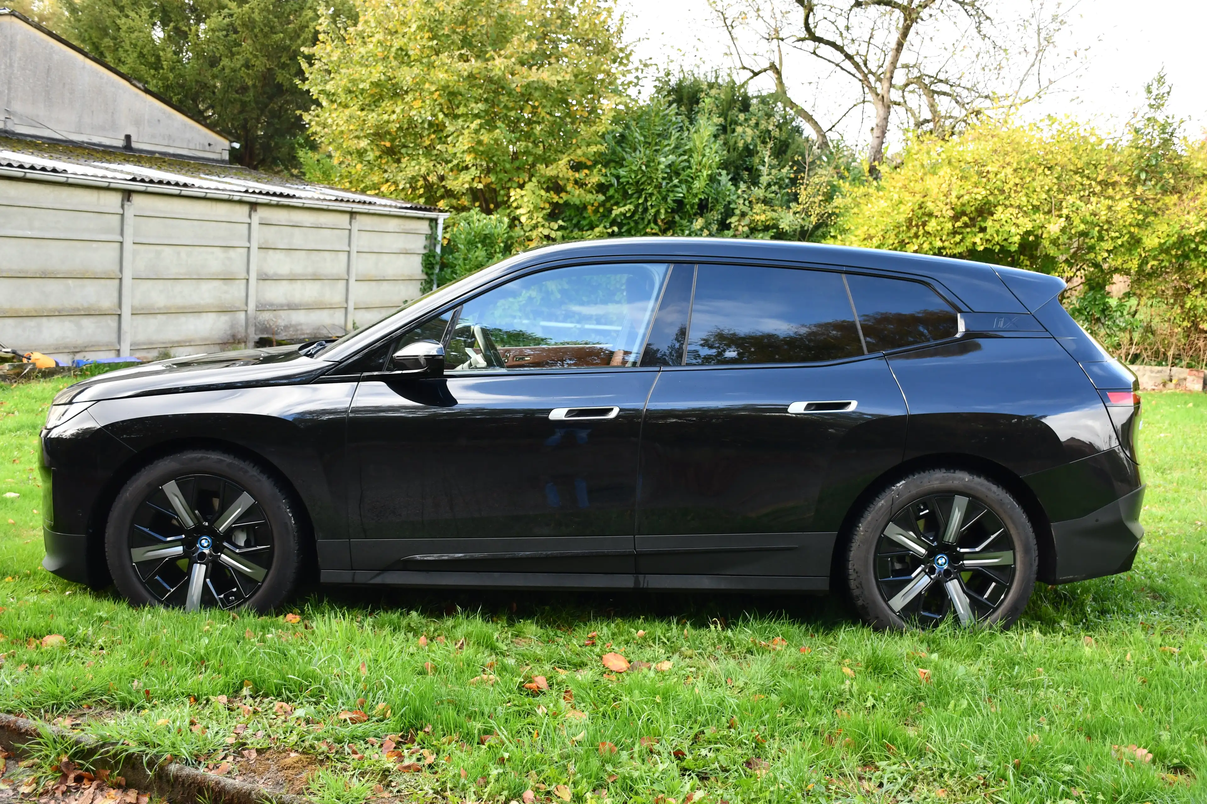 BMW iX iX 76.6 kWh xDrive40 — photo 10