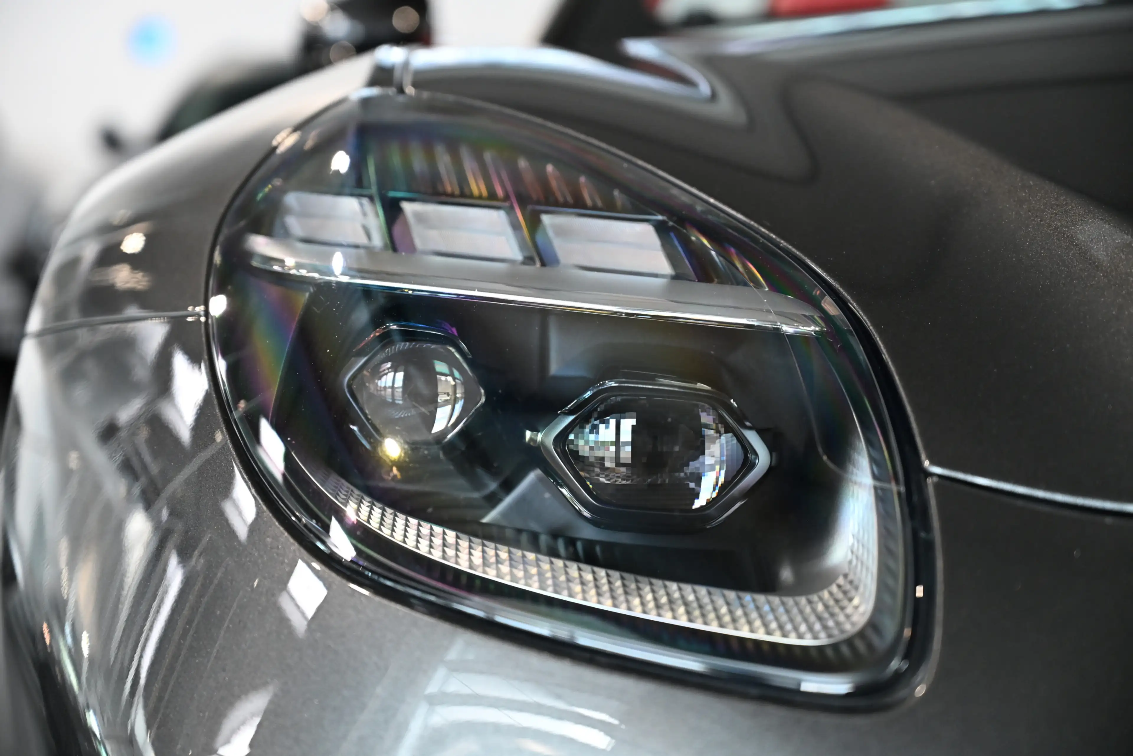 Aston Martin V8 Roadster Magnetic Silver UPE:285.000€ — photo 6
