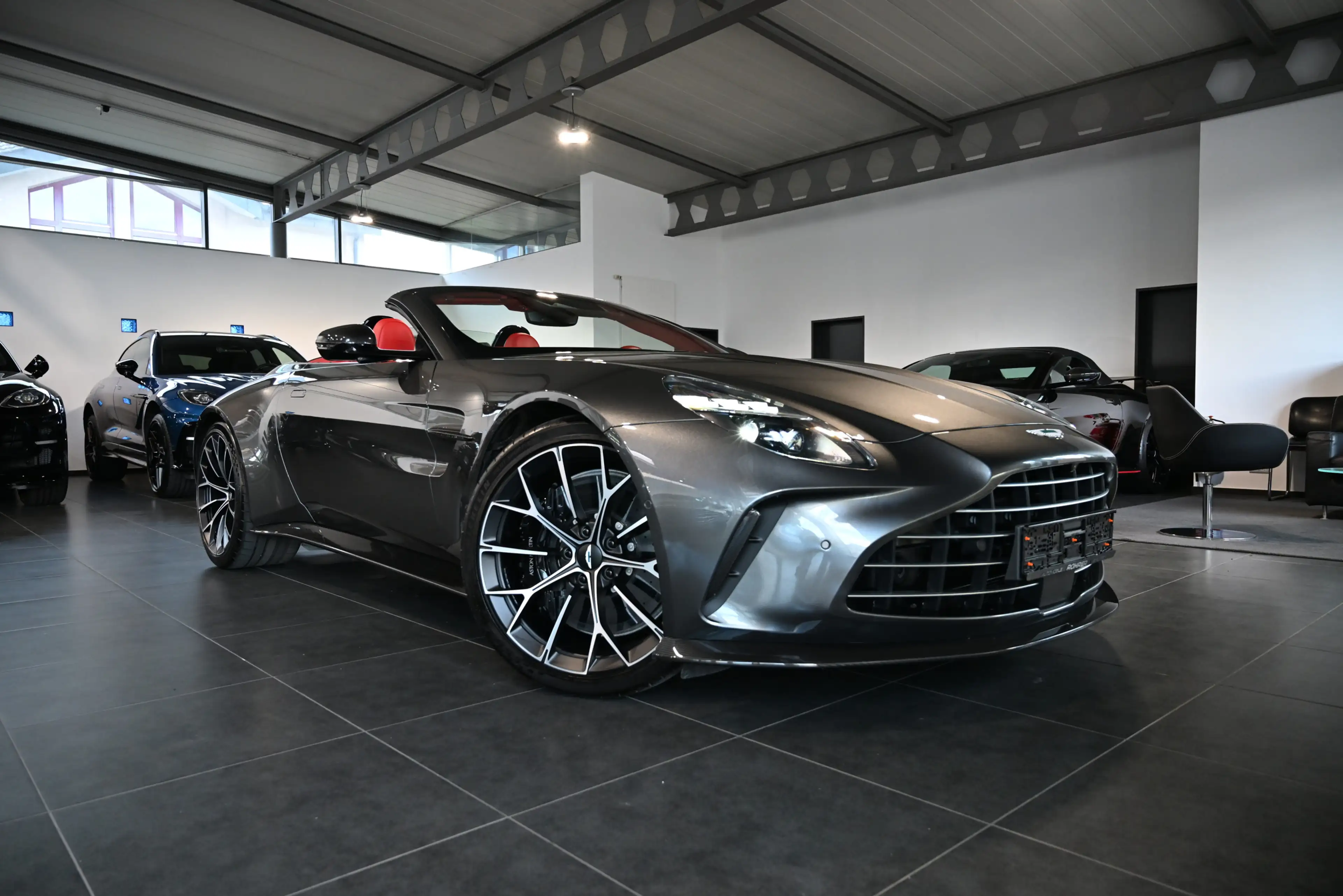 Aston Martin V8 Roadster Magnetic Silver UPE:285.000€