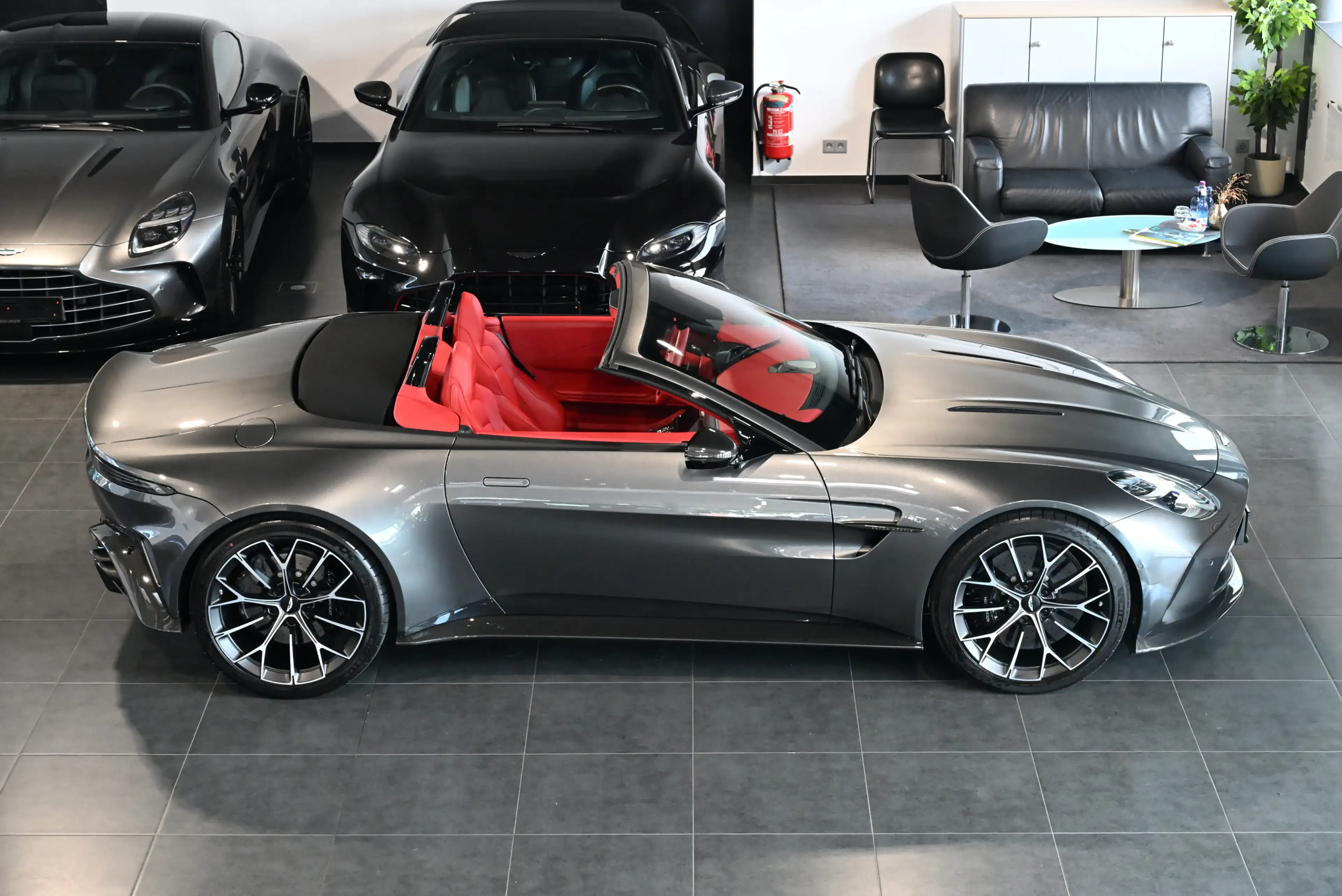 Aston Martin V8 Roadster Magnetic Silver UPE:285.000€ — photo 11