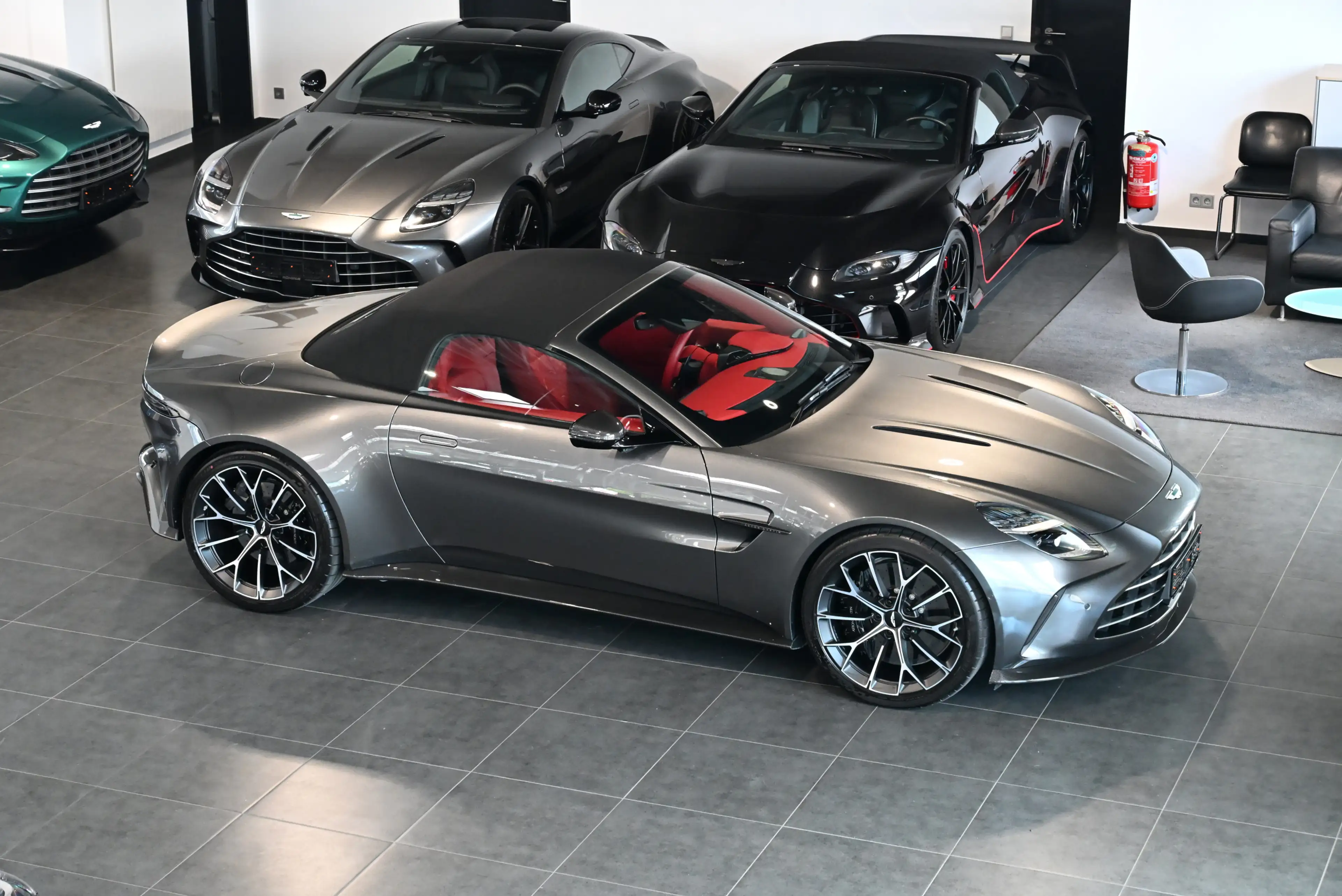 Aston Martin V8 Roadster Magnetic Silver UPE:285.000€ — photo 4