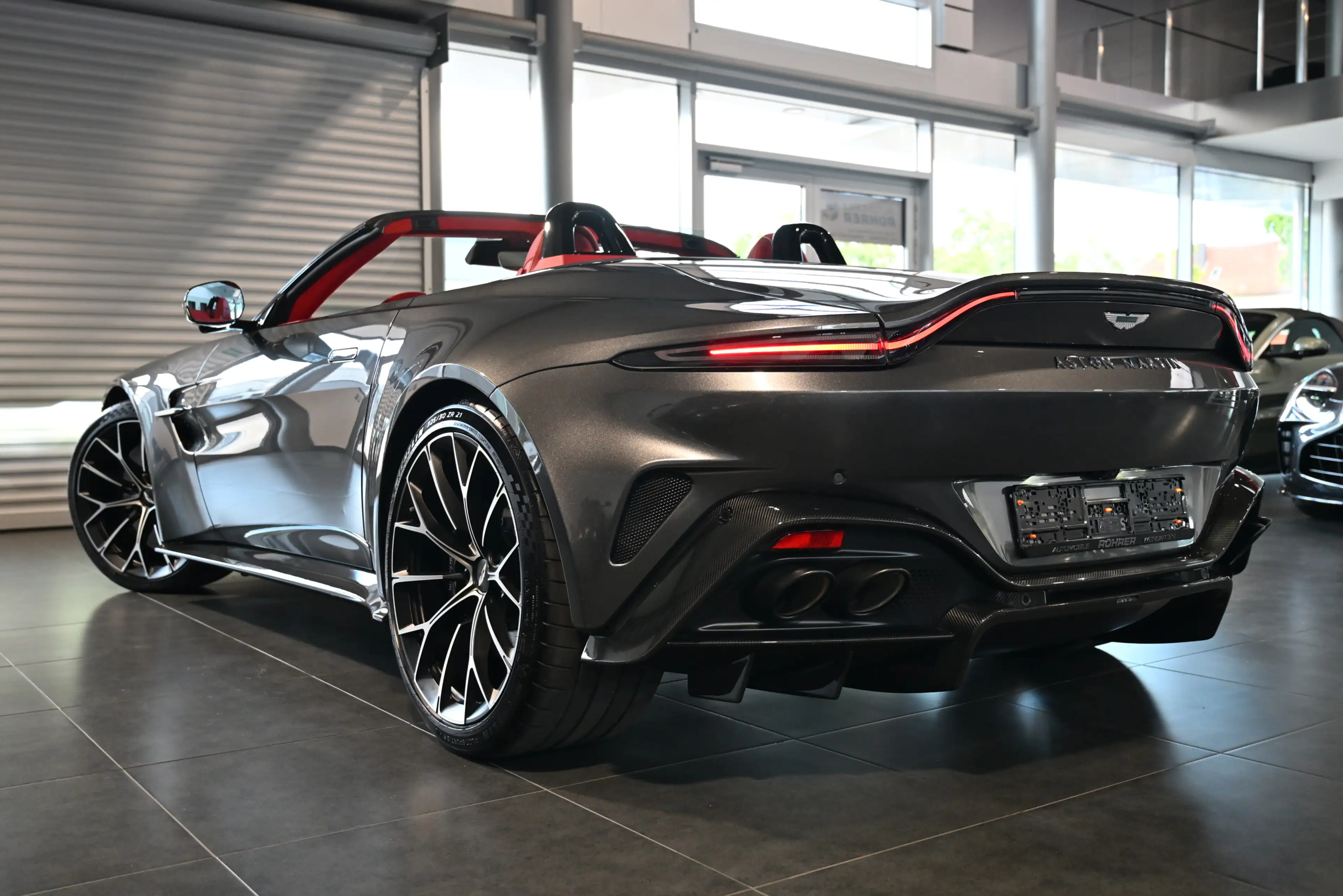 Aston Martin V8 Roadster Magnetic Silver UPE:285.000€ — photo 2