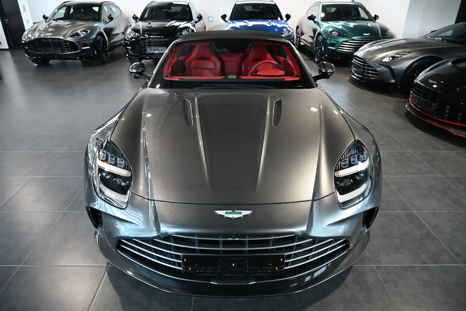 애스턴마틴 V8 Coupe 2025 건메탈 사진 7