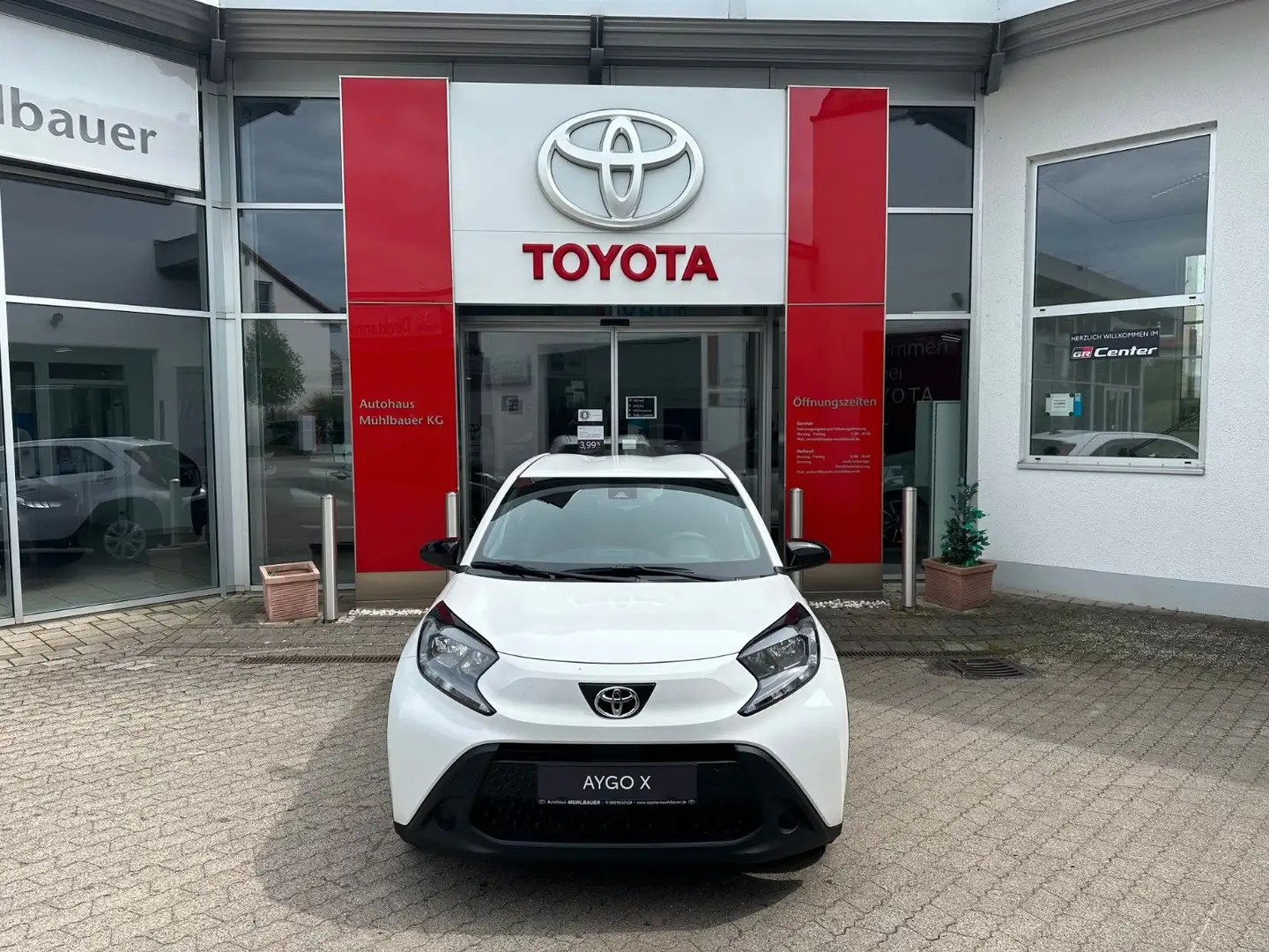 Toyota Aygo X Business Edition Weiß - 1