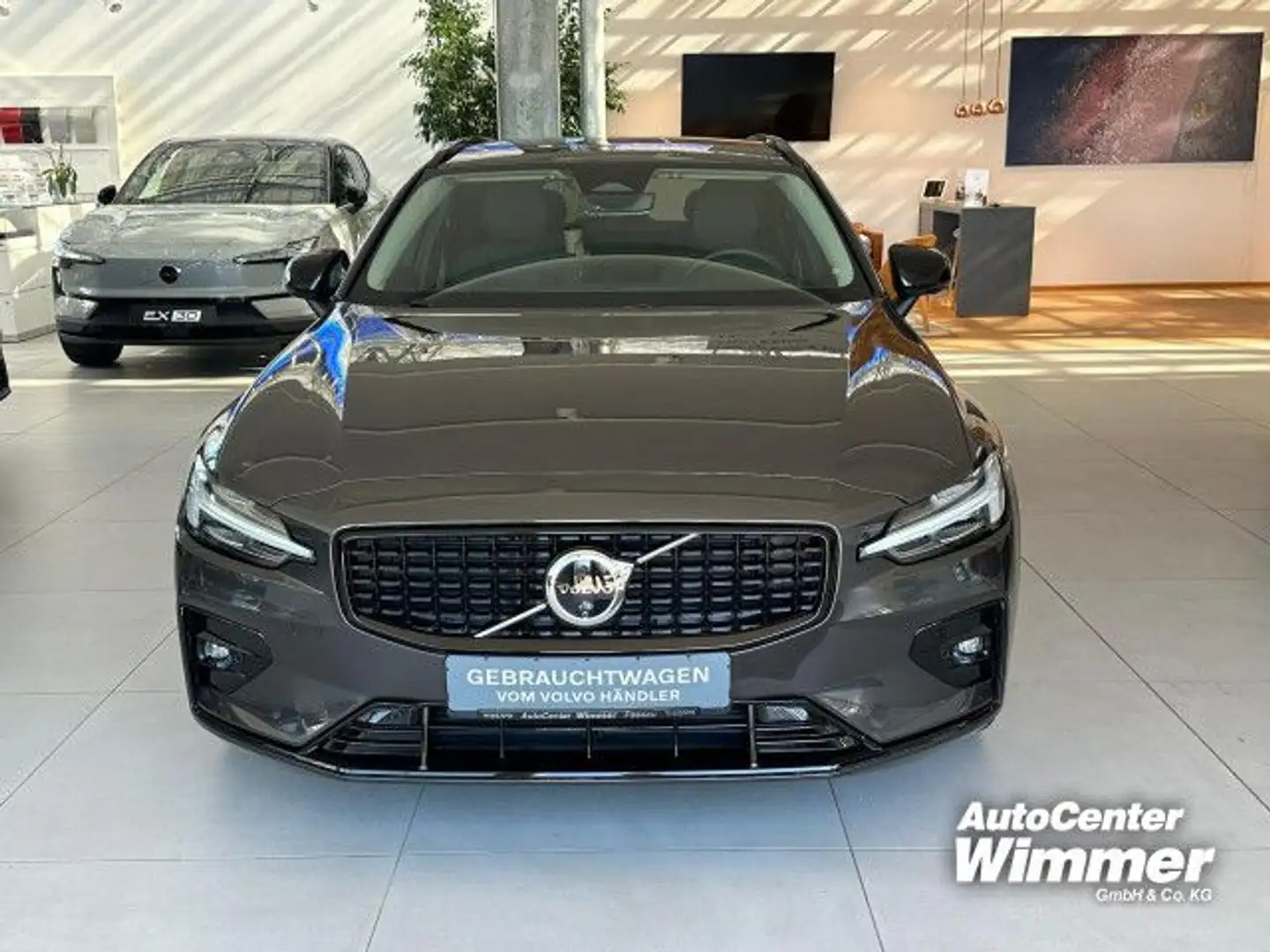 Volvo V60 B4 B DKG Plus Dark Business+Licht Paket AHK uv Grau - 2