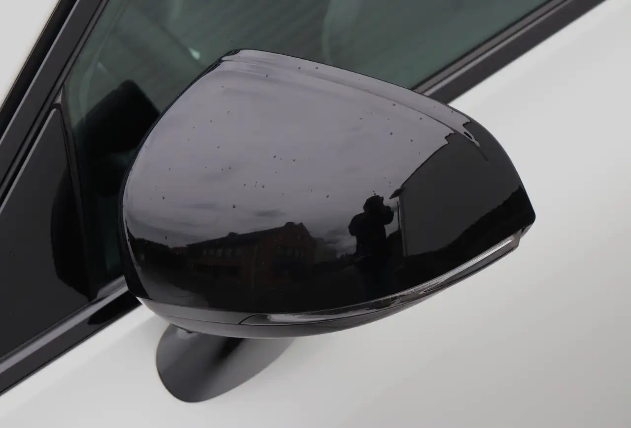 Volvo V60 T6 Recharge AWD PHEV R-Design Black/H&K/Cam/19", миниатюра 10