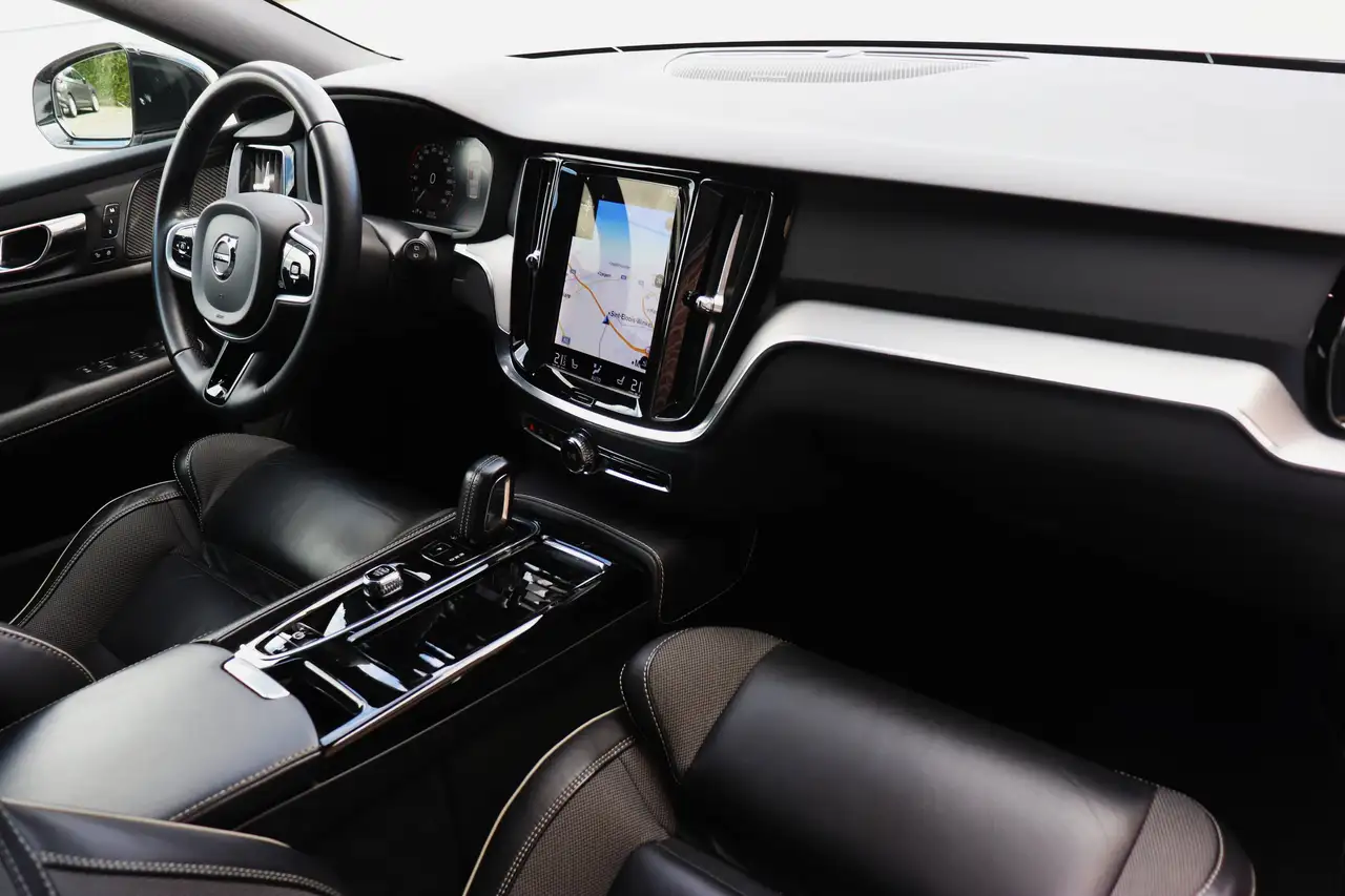 Volvo V60 T6 Recharge AWD PHEV R-Design Black/H&K/Cam/19", миниатюра 22