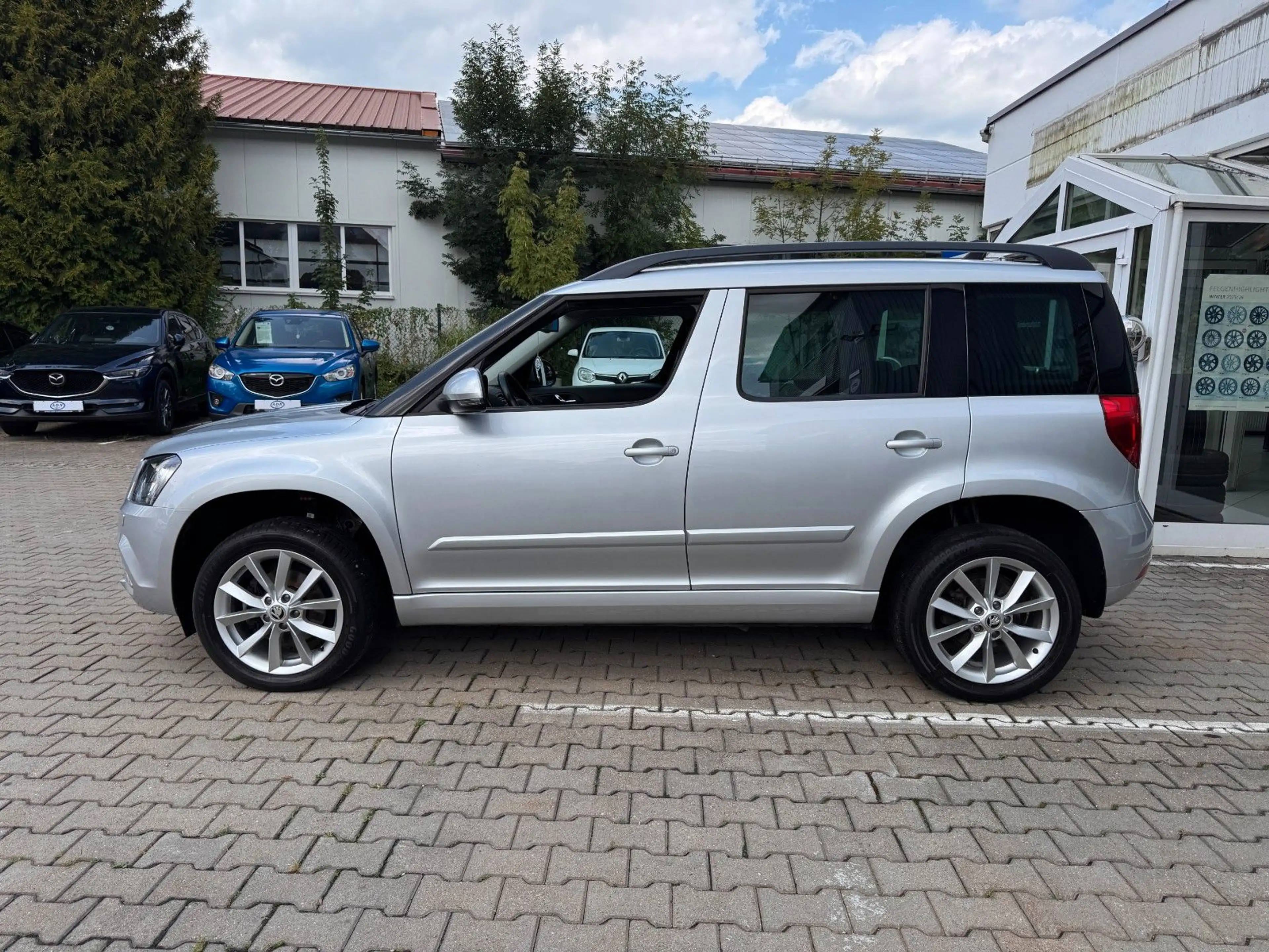 Skoda Yeti Style 2.0 TDI 4x4 DSG AHK*Xenon*Navi*8fach — photo 2