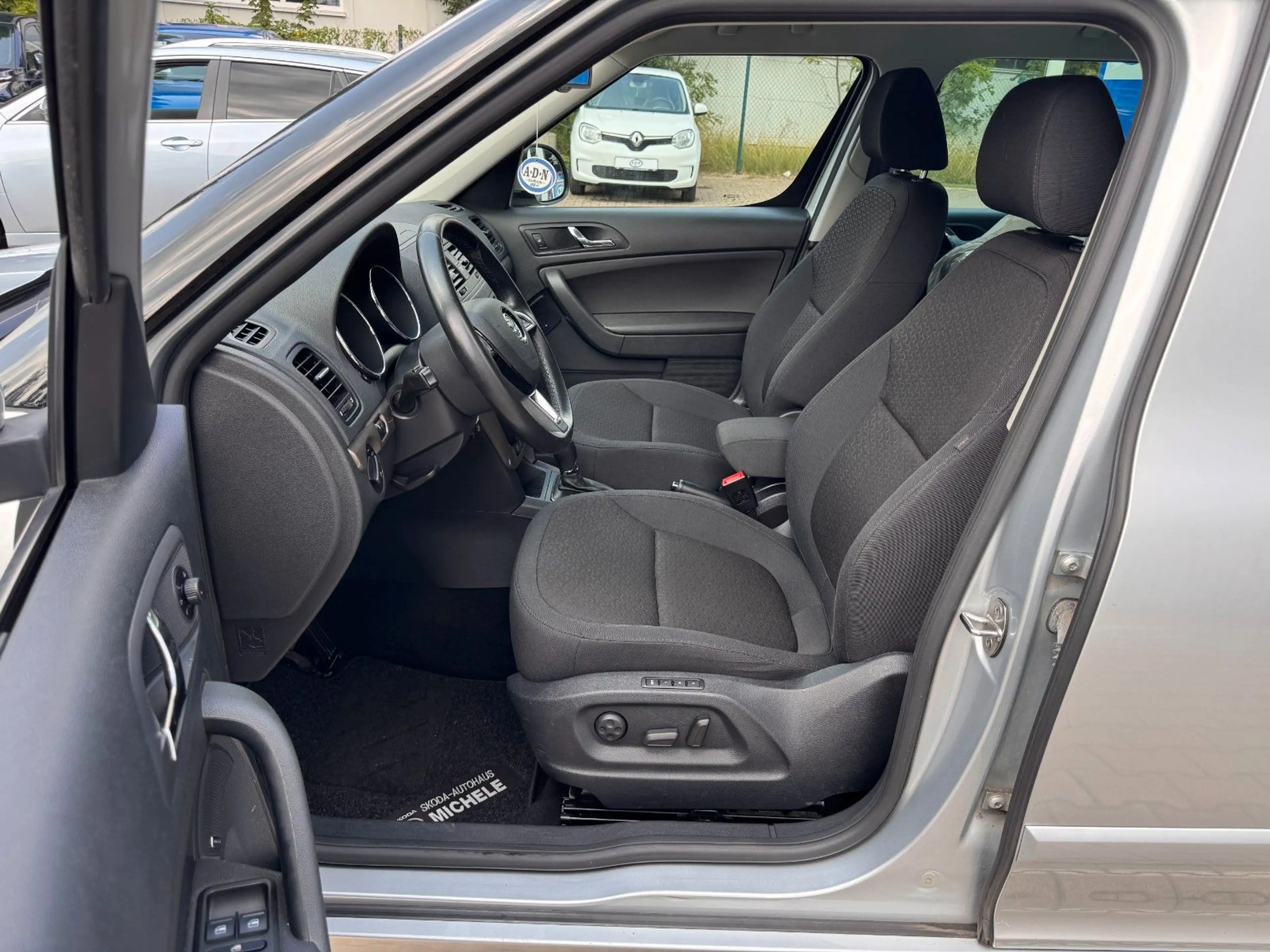 Skoda Yeti Style 2.0 TDI 4x4 DSG AHK*Xenon*Navi*8fach — photo 7