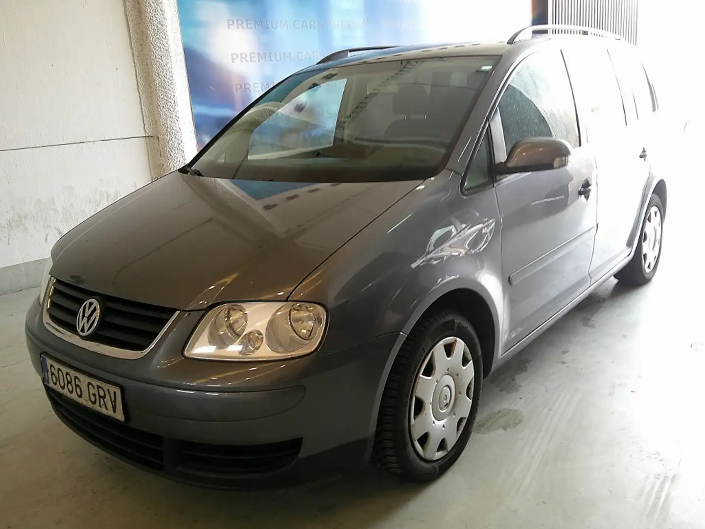 Volkswagen Touran 1.9TDI Edition 105 Gris - 1