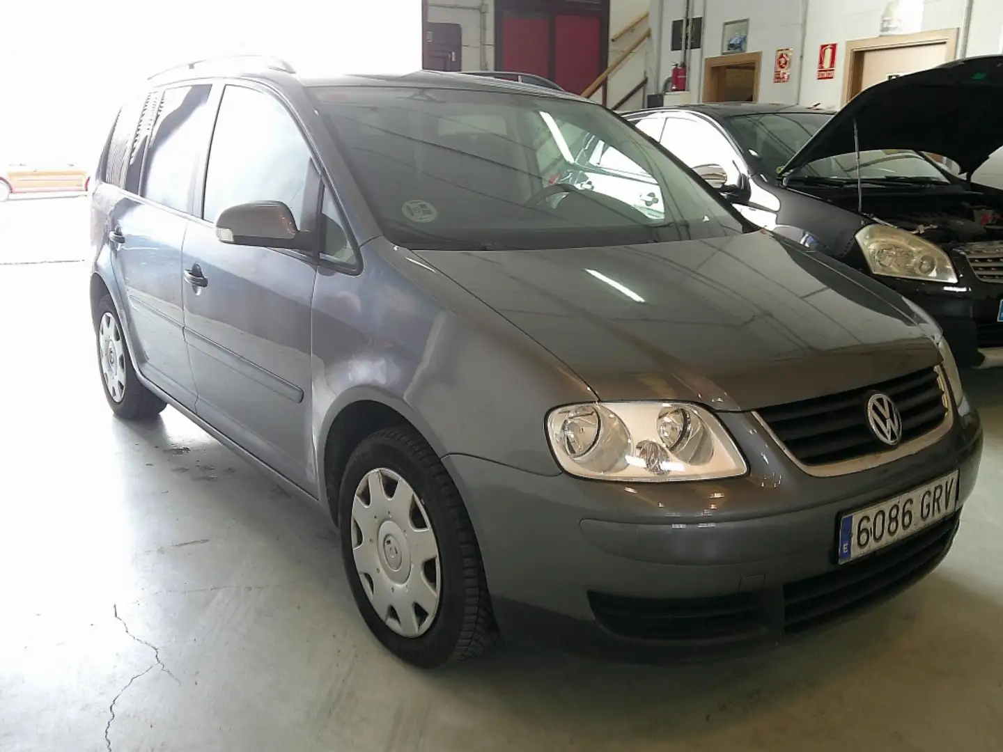 Volkswagen Touran 1.9TDI Edition 105 Gris - 2