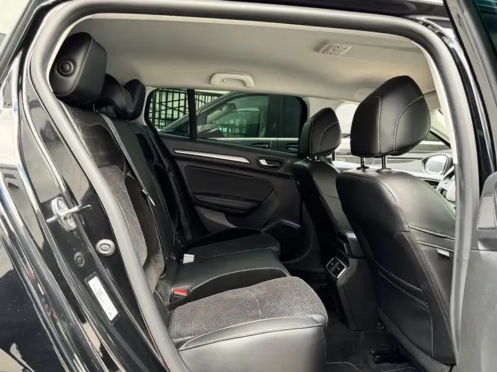 Renault Mégane 2018, foto 17