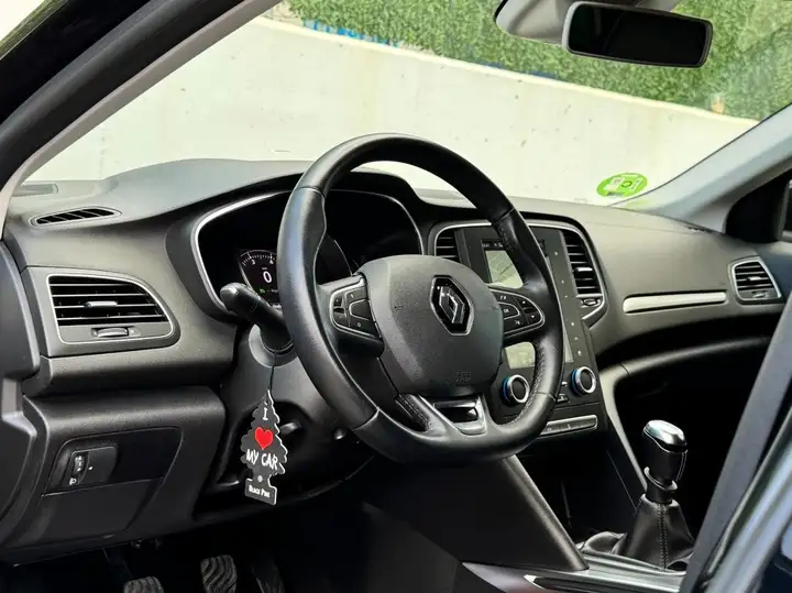Renault Mégane 2018, foto 19