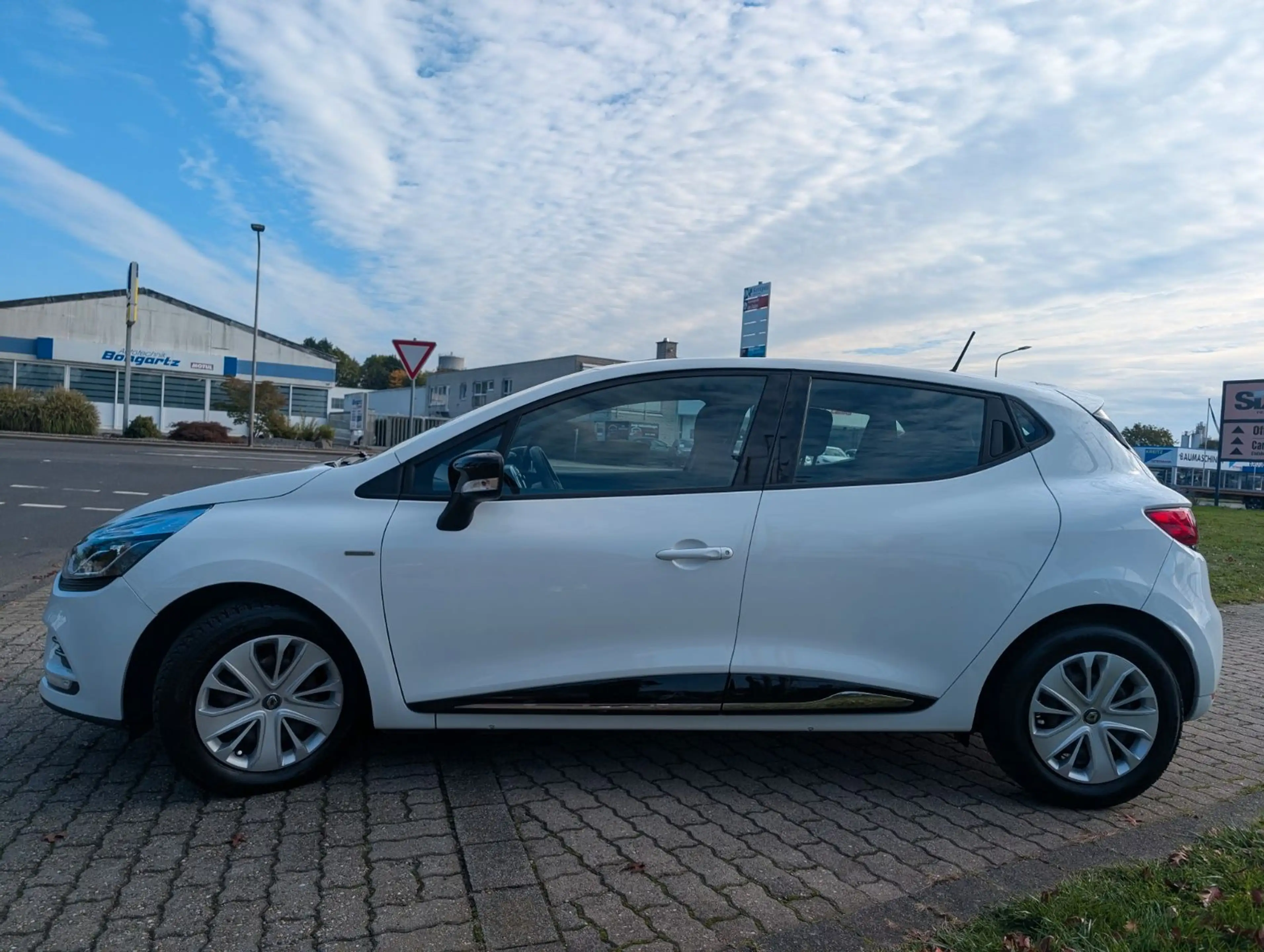 Renault Clio IV Limited*KLIMA*NAVI*TEMPOMAT*BLUETOOTH ! — photo 15