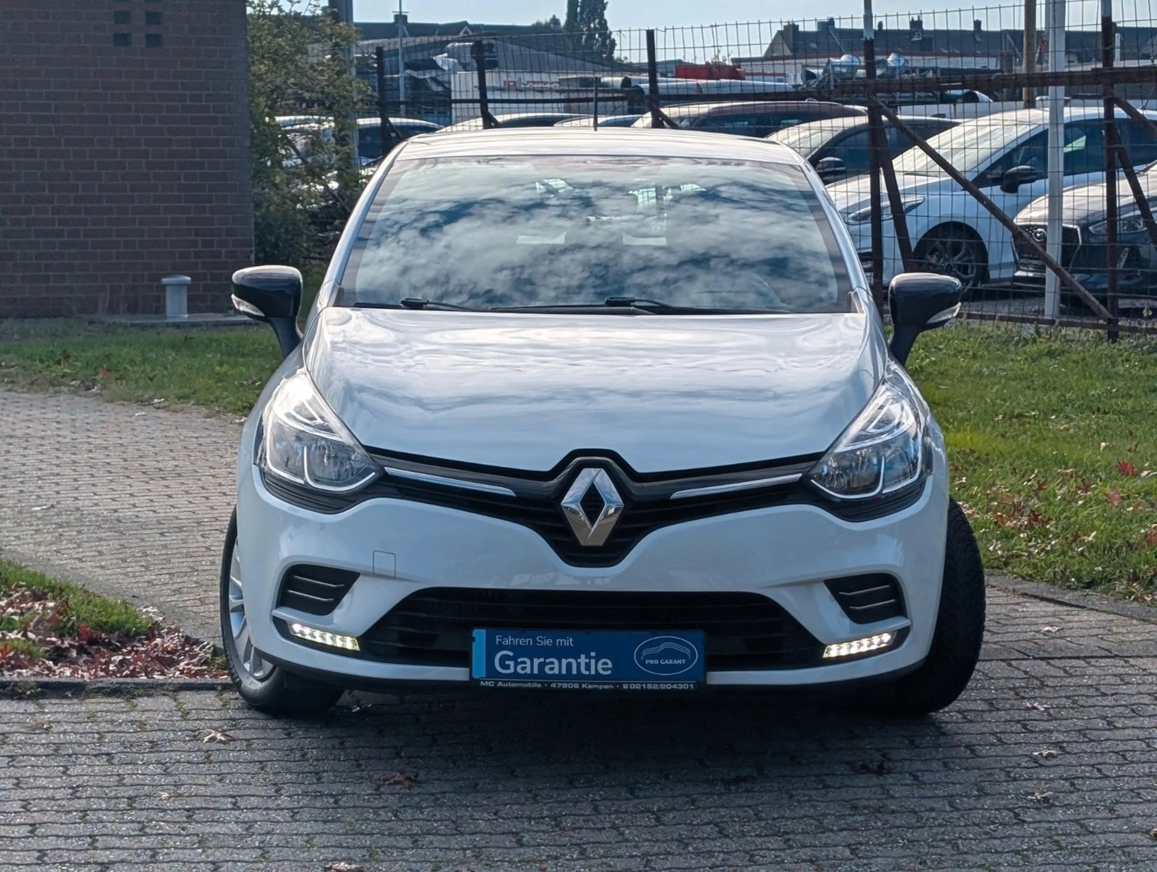 Renault Clio IV Limited*KLIMA*NAVI*TEMPOMAT*BLUETOOTH ! — photo 3