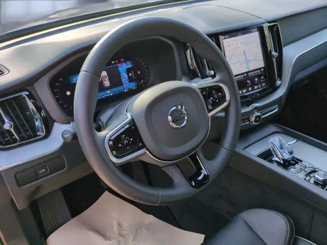 Volvo XC60 view 14